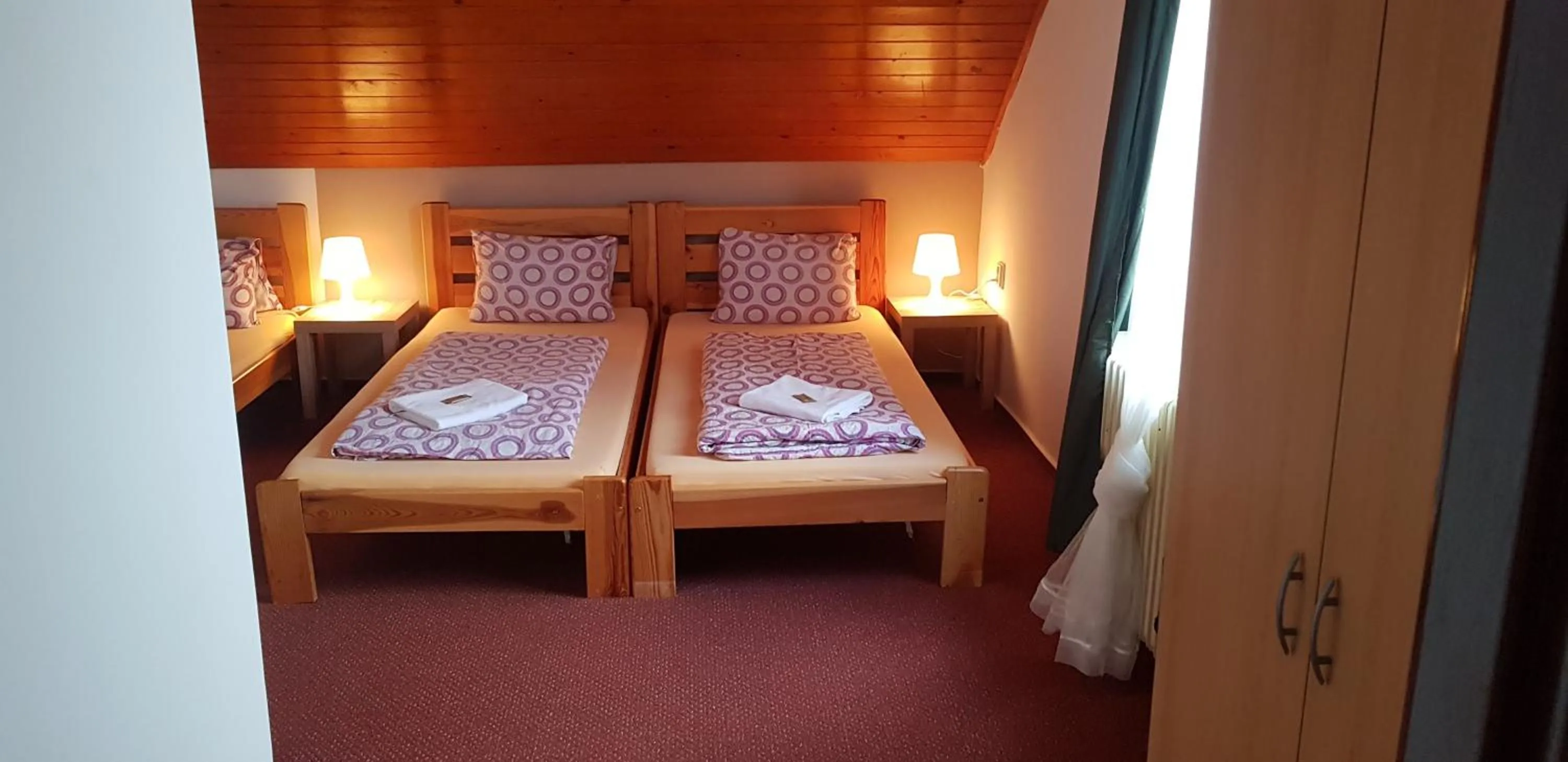 Bed in Hotel Rohanov