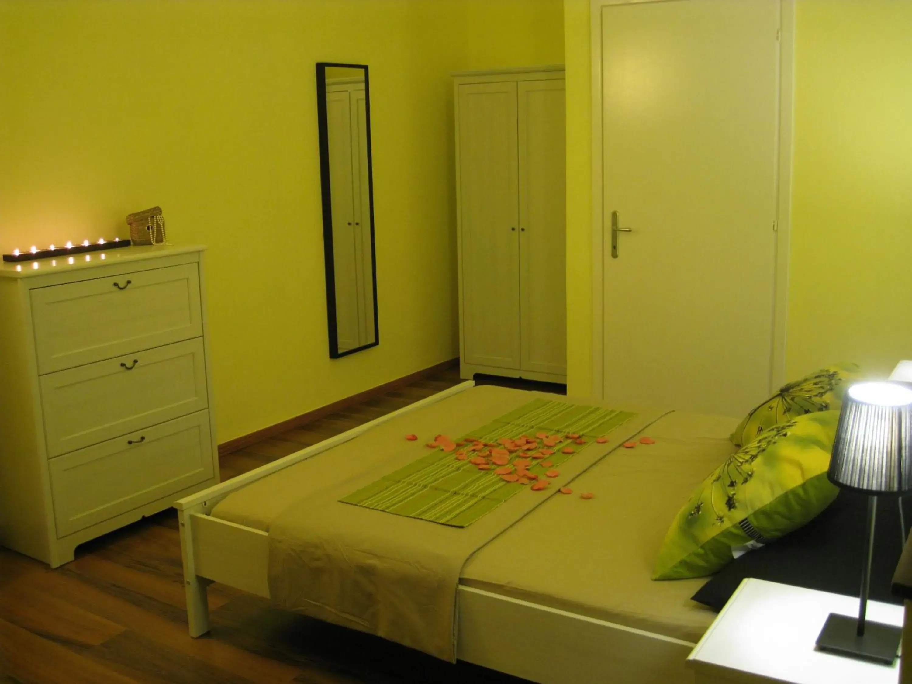Two-Bedroom Apartment - Attic - Green in Holiday Dreams Two-Bedroom Apartment - Attic - Green in Holiday Dreams
