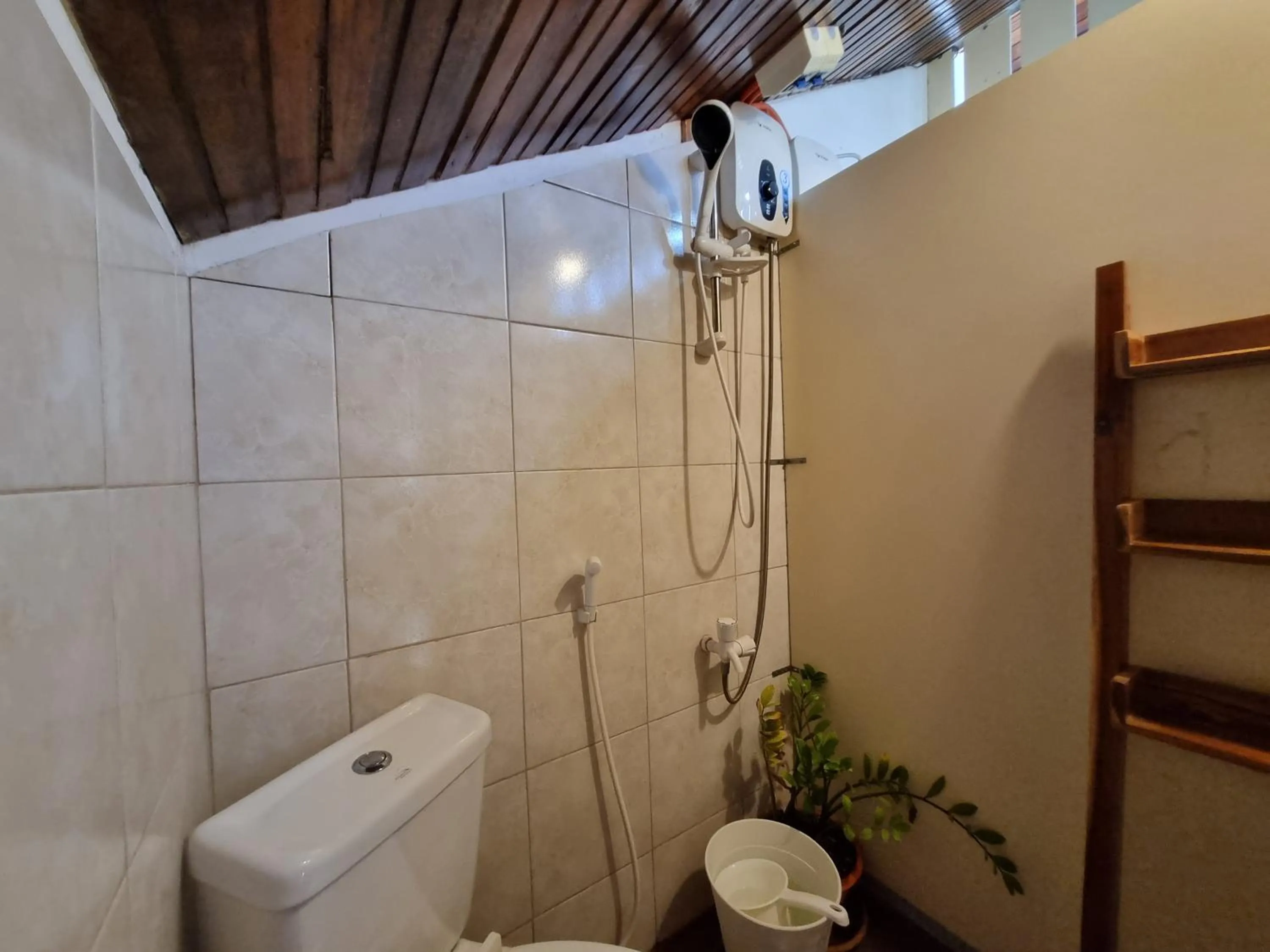 Bathroom in Orokasa Guesthouse