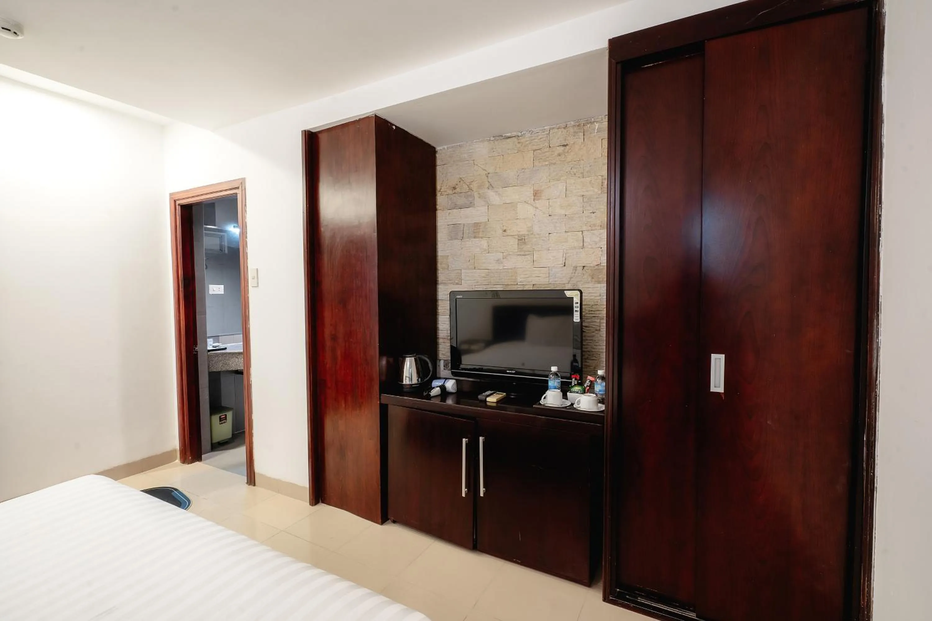 Bedroom, Bed in King Hotel