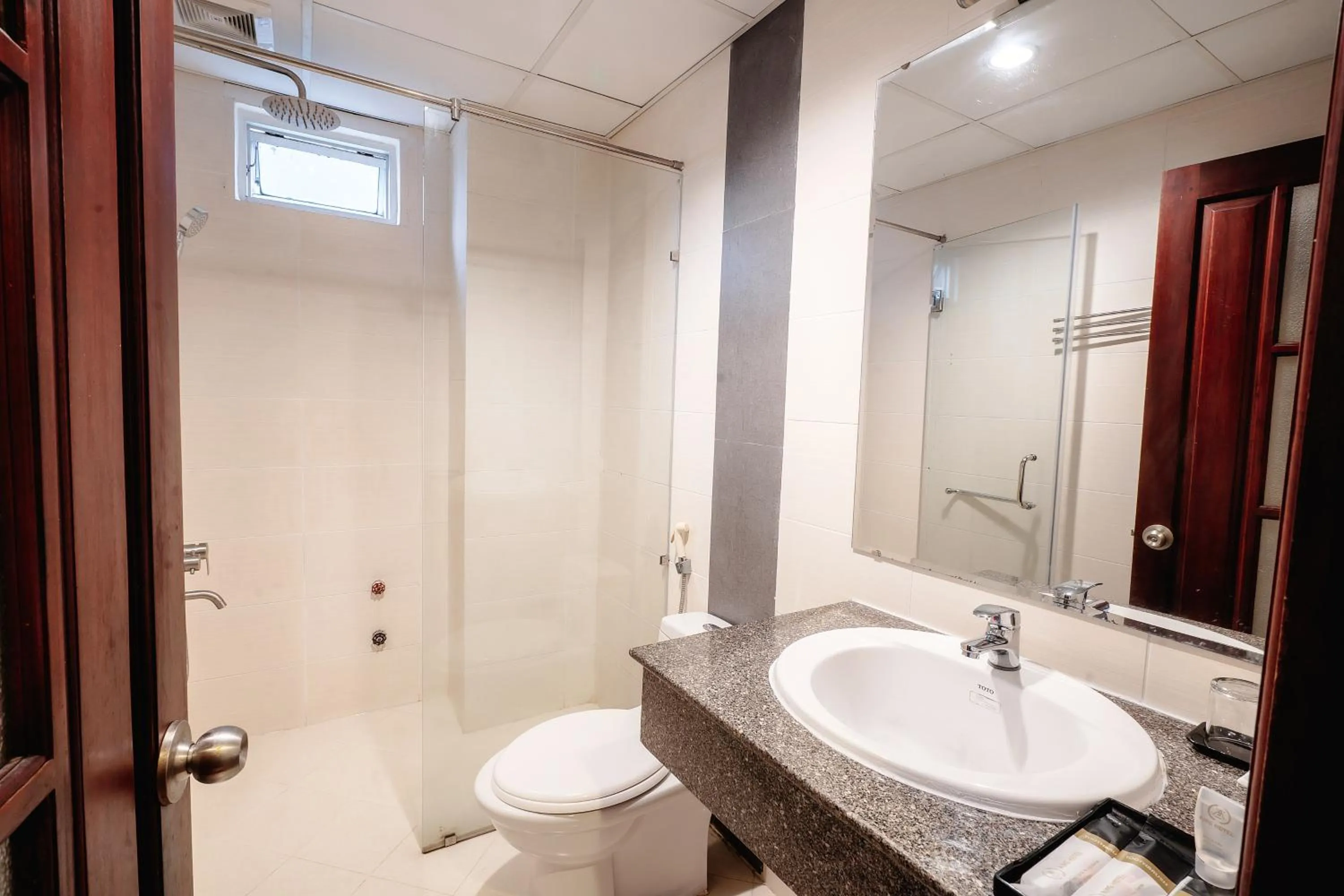 Shower in King Hotel