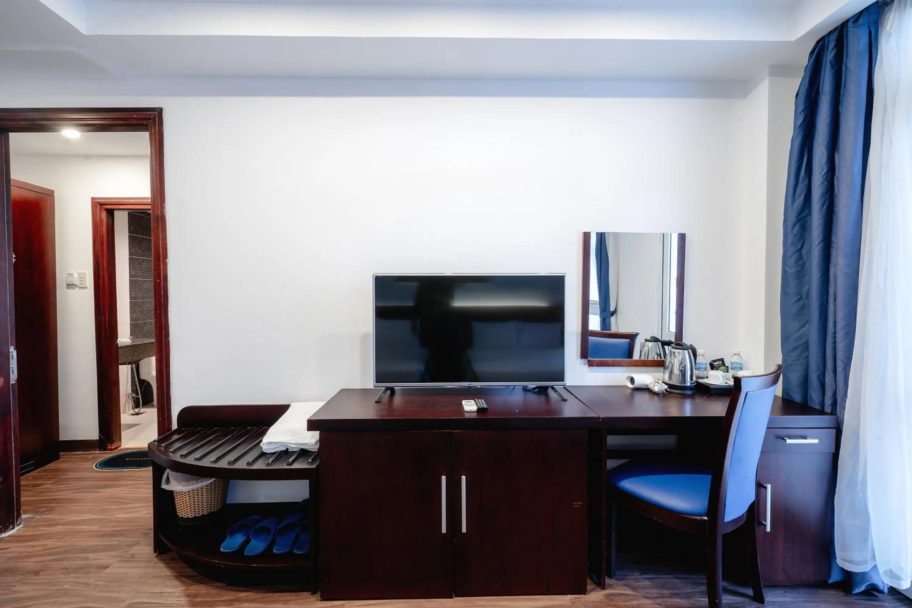 Property building in King Hotel