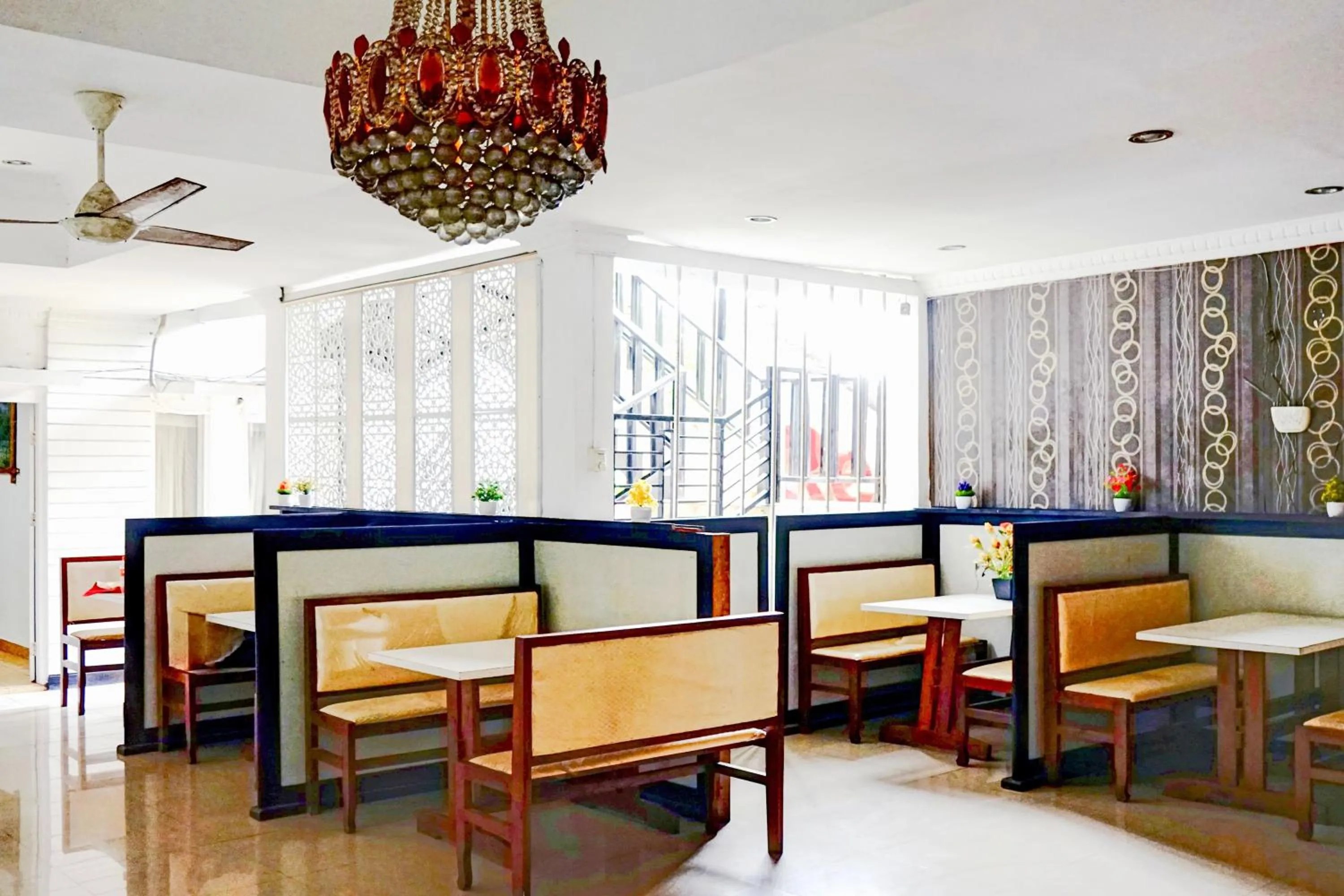 Restaurant/places to eat in Hotel O Padang City Center Near Pantai Padang Formerly Hotel Siti Nurbaya