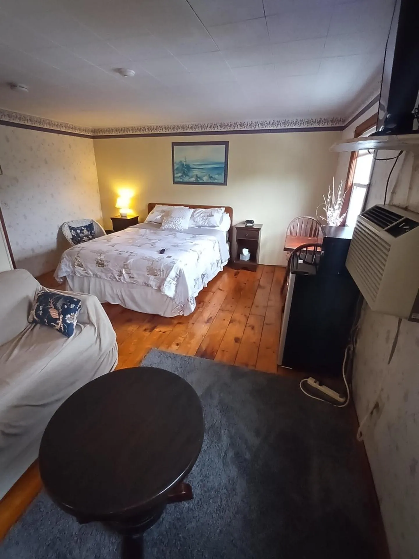 Bed in Sea Breeze Inn beach rentals