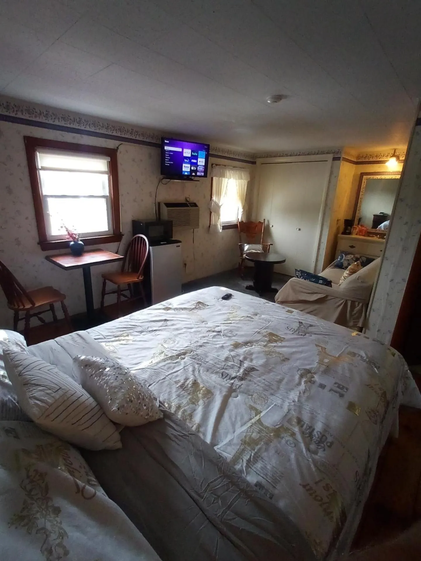 Bed in Sea Breeze Inn beach rentals