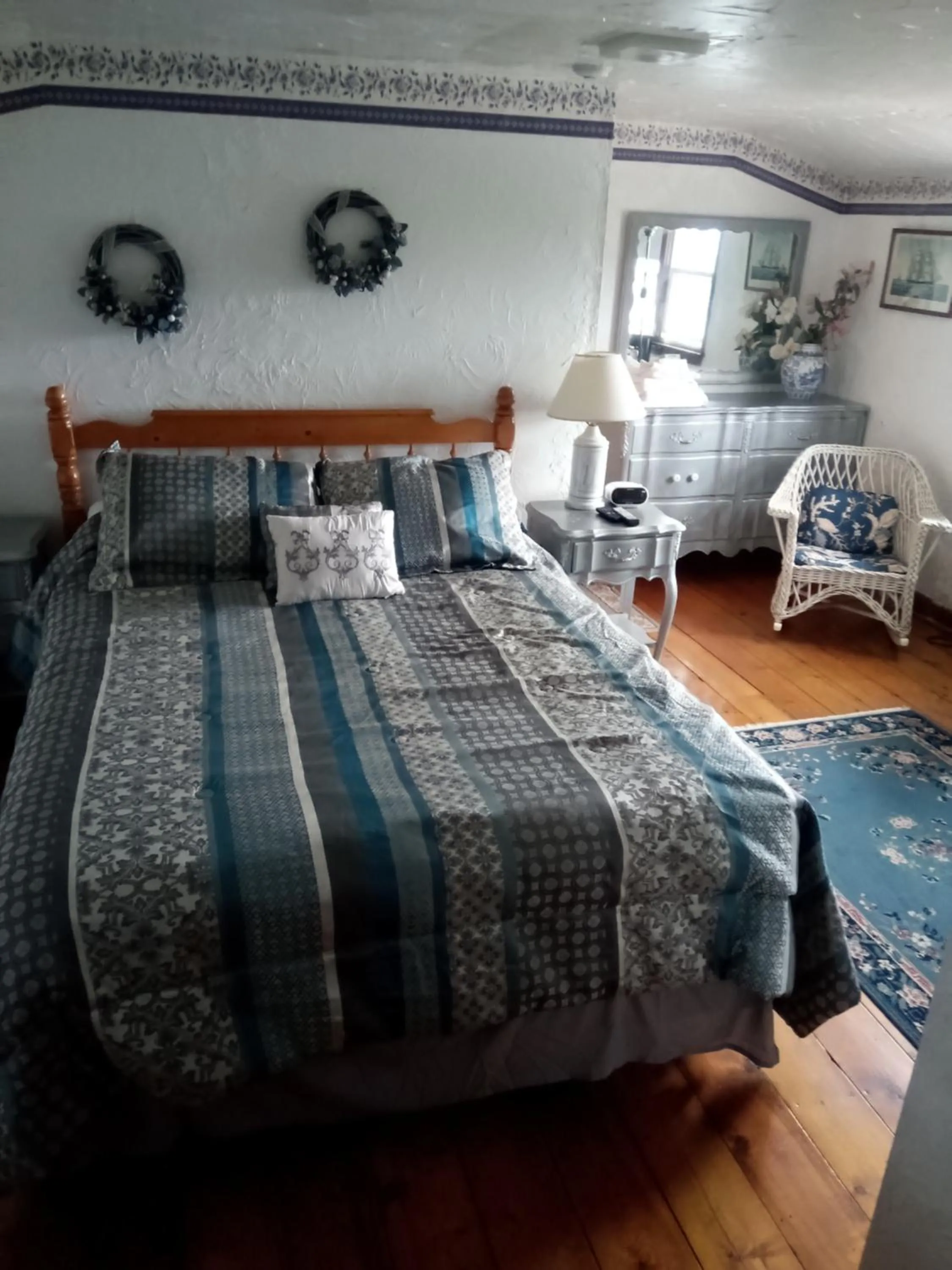 Bed in Sea Breeze Inn beach rentals