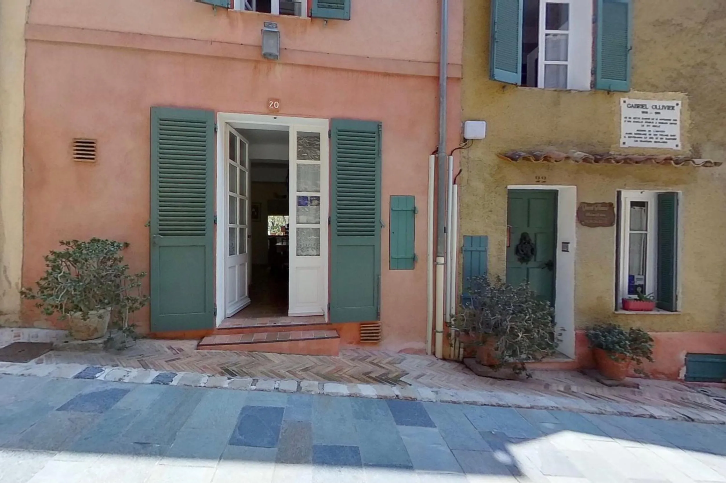 Property building in La Maison du Prince