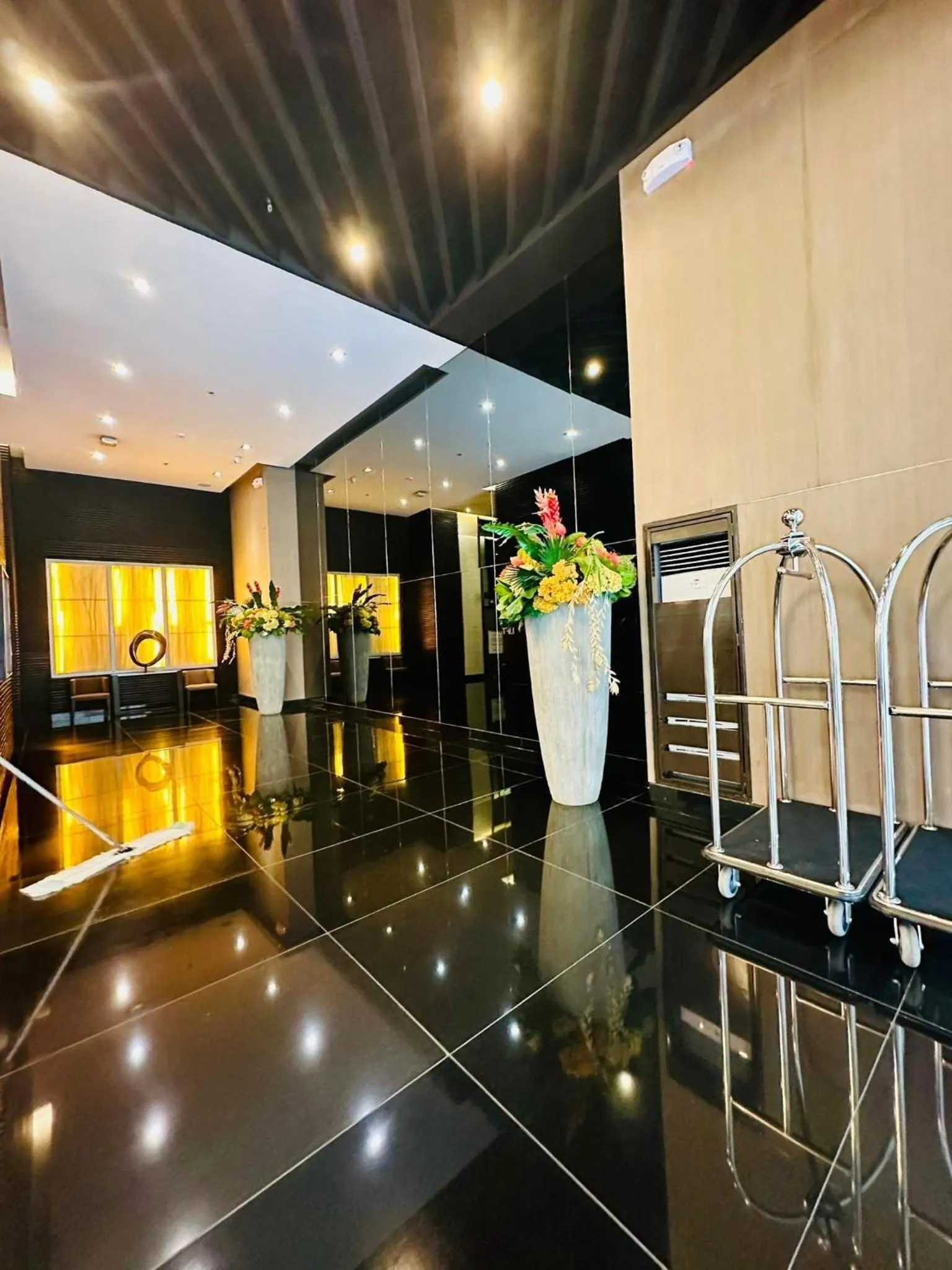 Lobby or reception in E & T Homecations 2 Bedroom Apartment at SMDC Air Residences