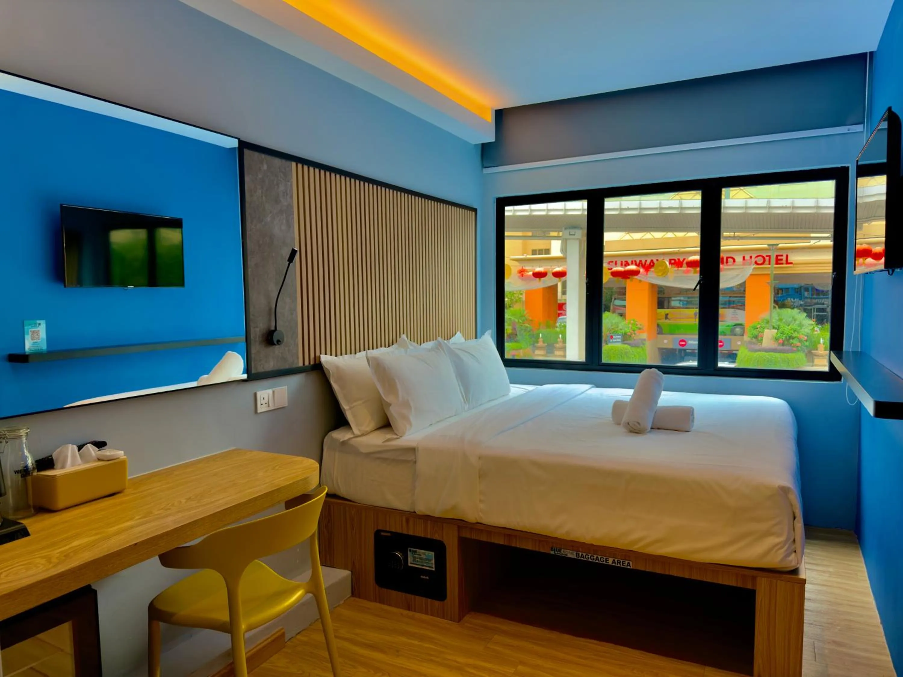 Bed in Blue Lagoon At Bandar Sunway