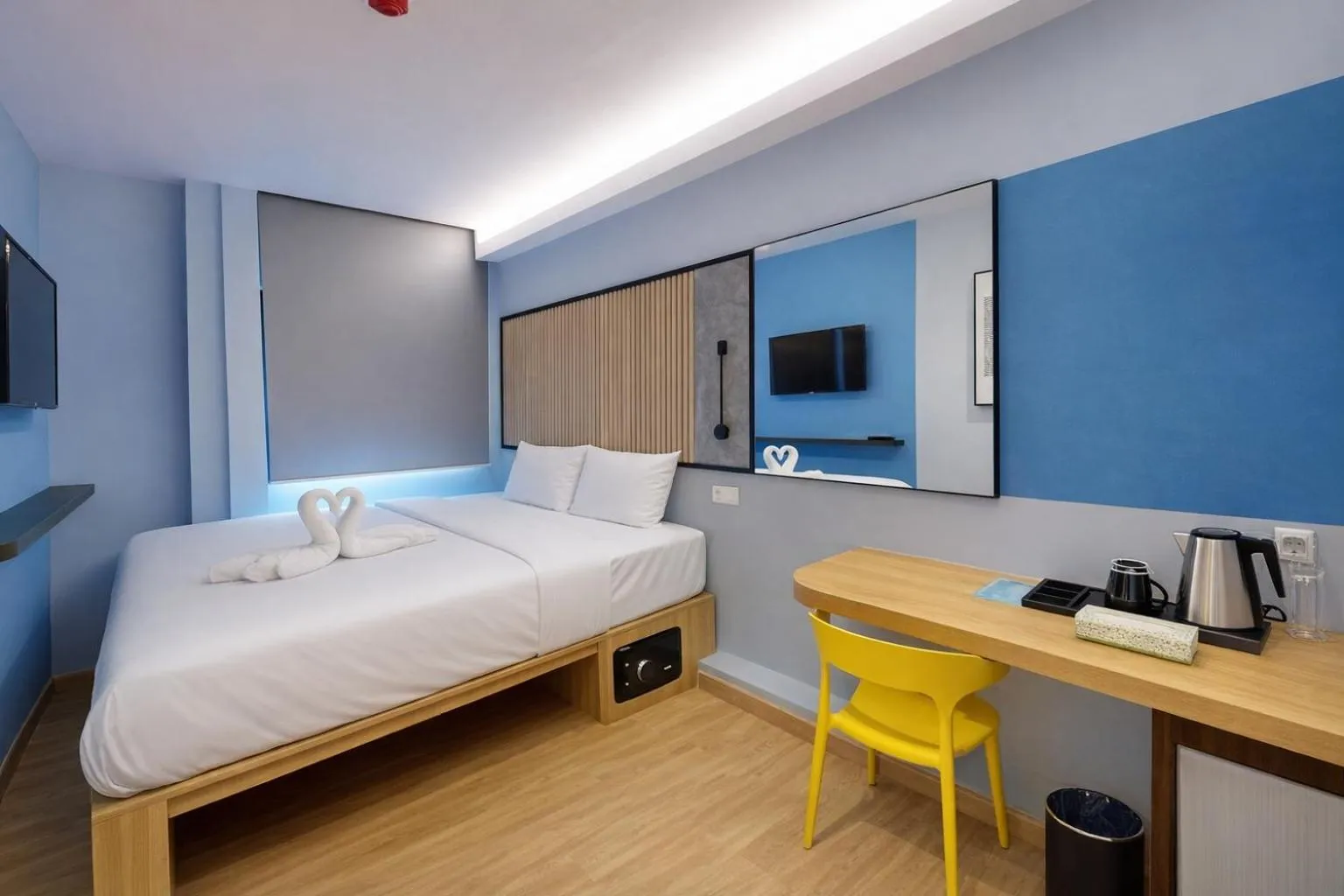 Bed in Blue Lagoon At Bandar Sunway