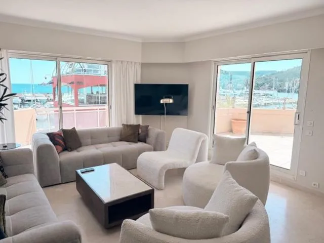 Riviera Beach Hotel