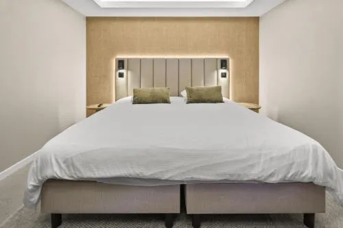 Riviera Beach Hotel