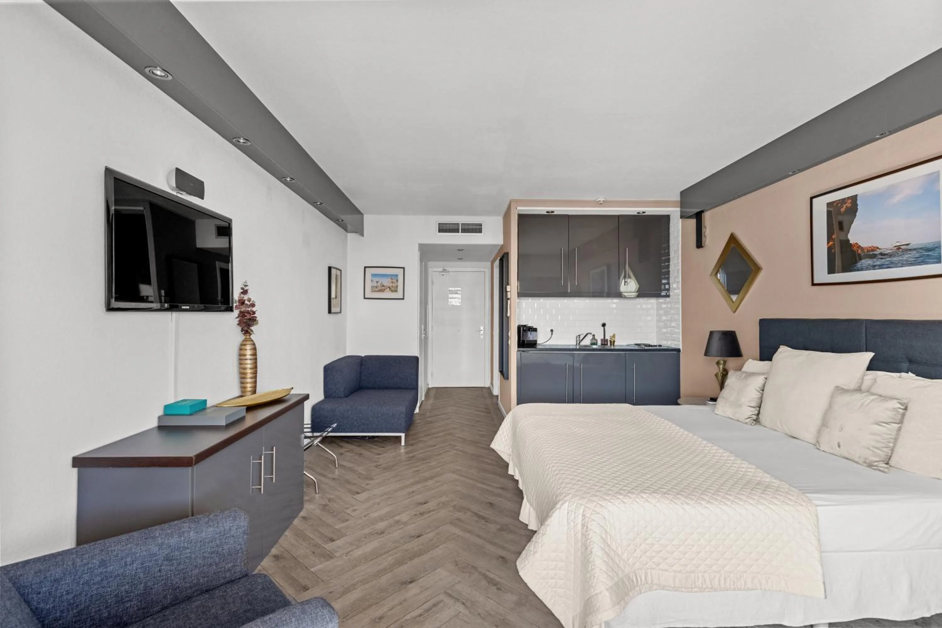 Riviera Beach Hotel