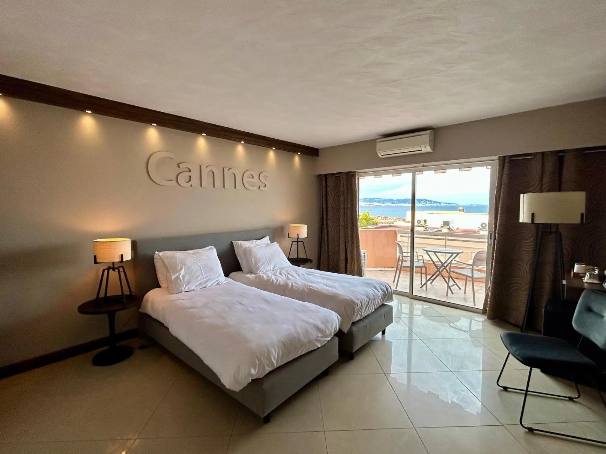 Property building in Riviera Beach Hotel
