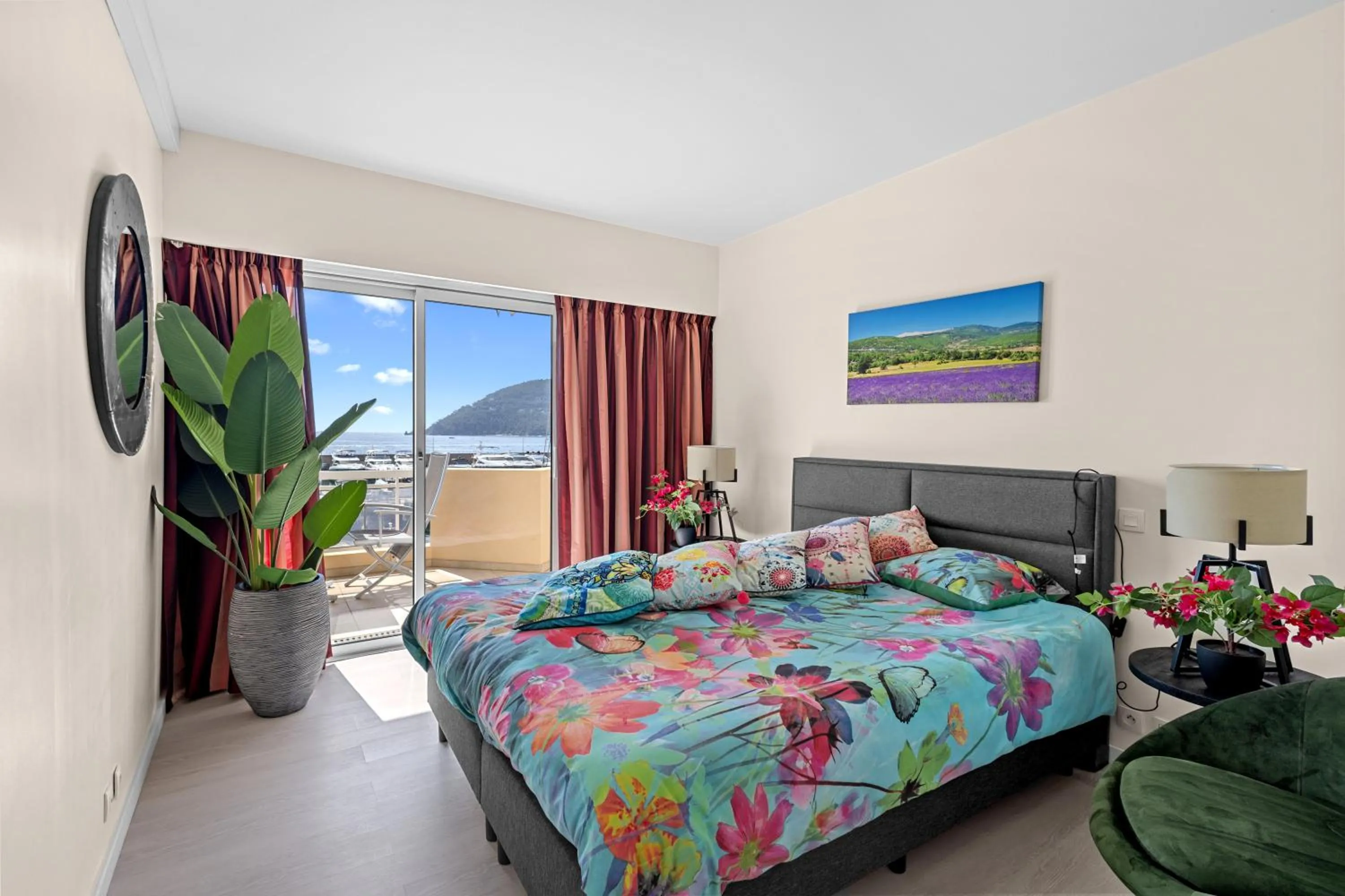 Bedroom in Riviera Beach Hotel