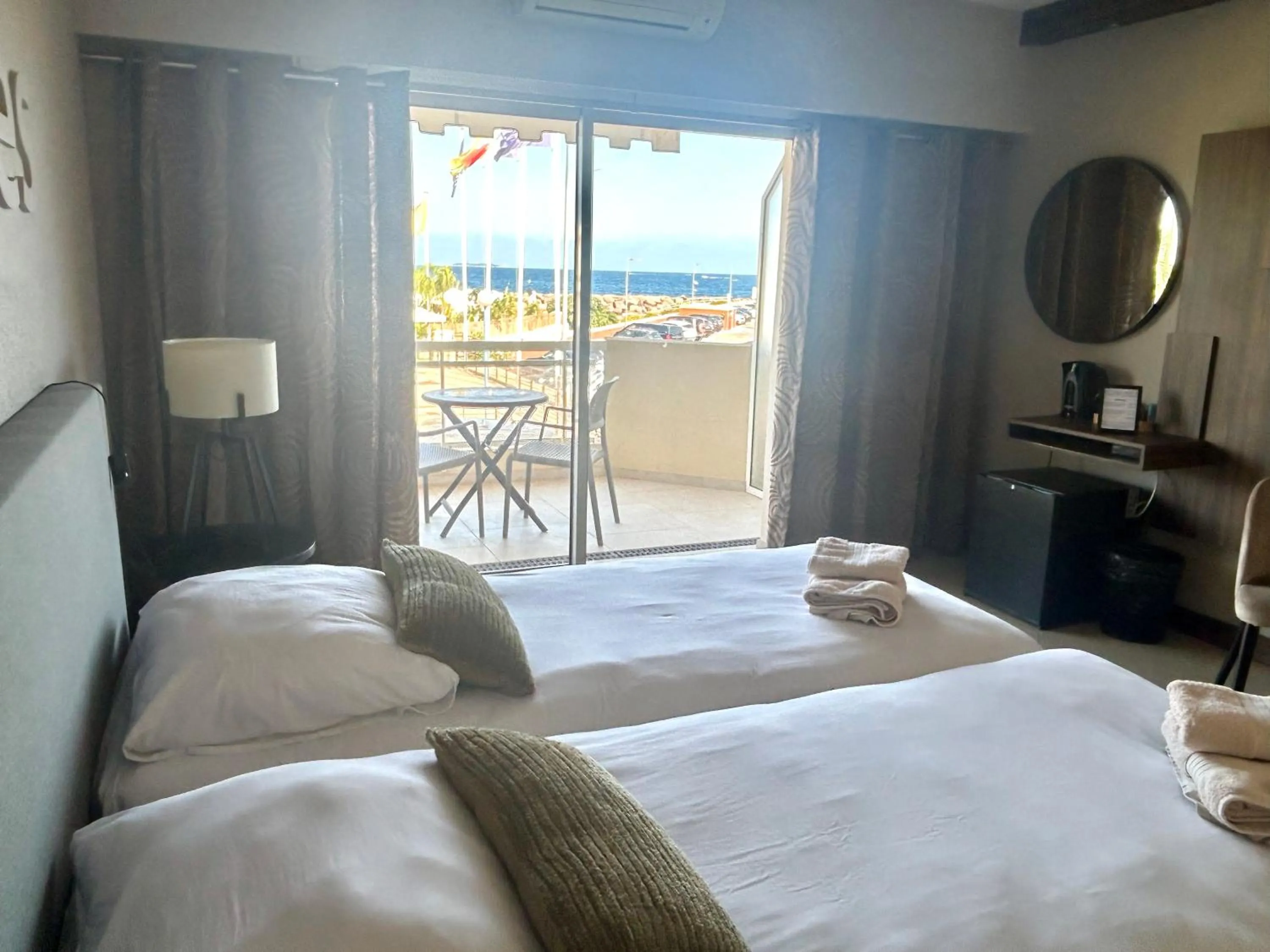Photo of the whole room in Riviera Beach Hotel
