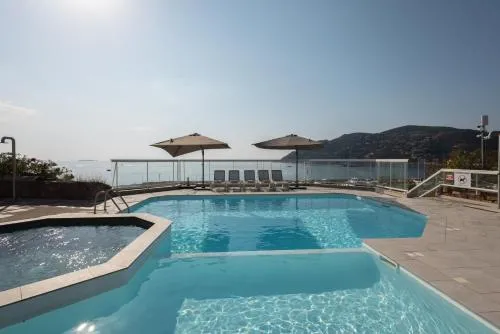 Swimming pool in Riviera Beach Hotel