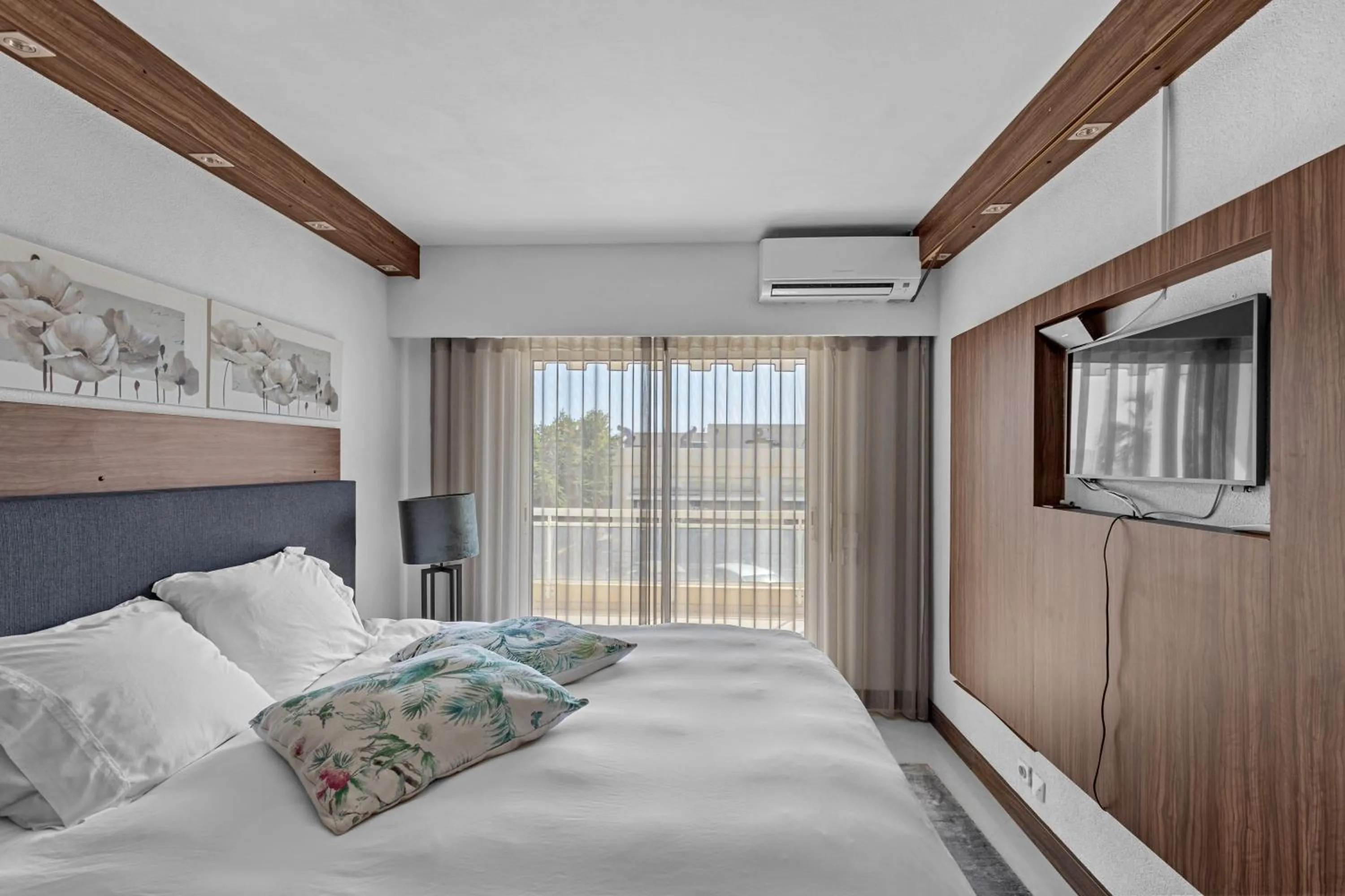Riviera Beach Hotel
