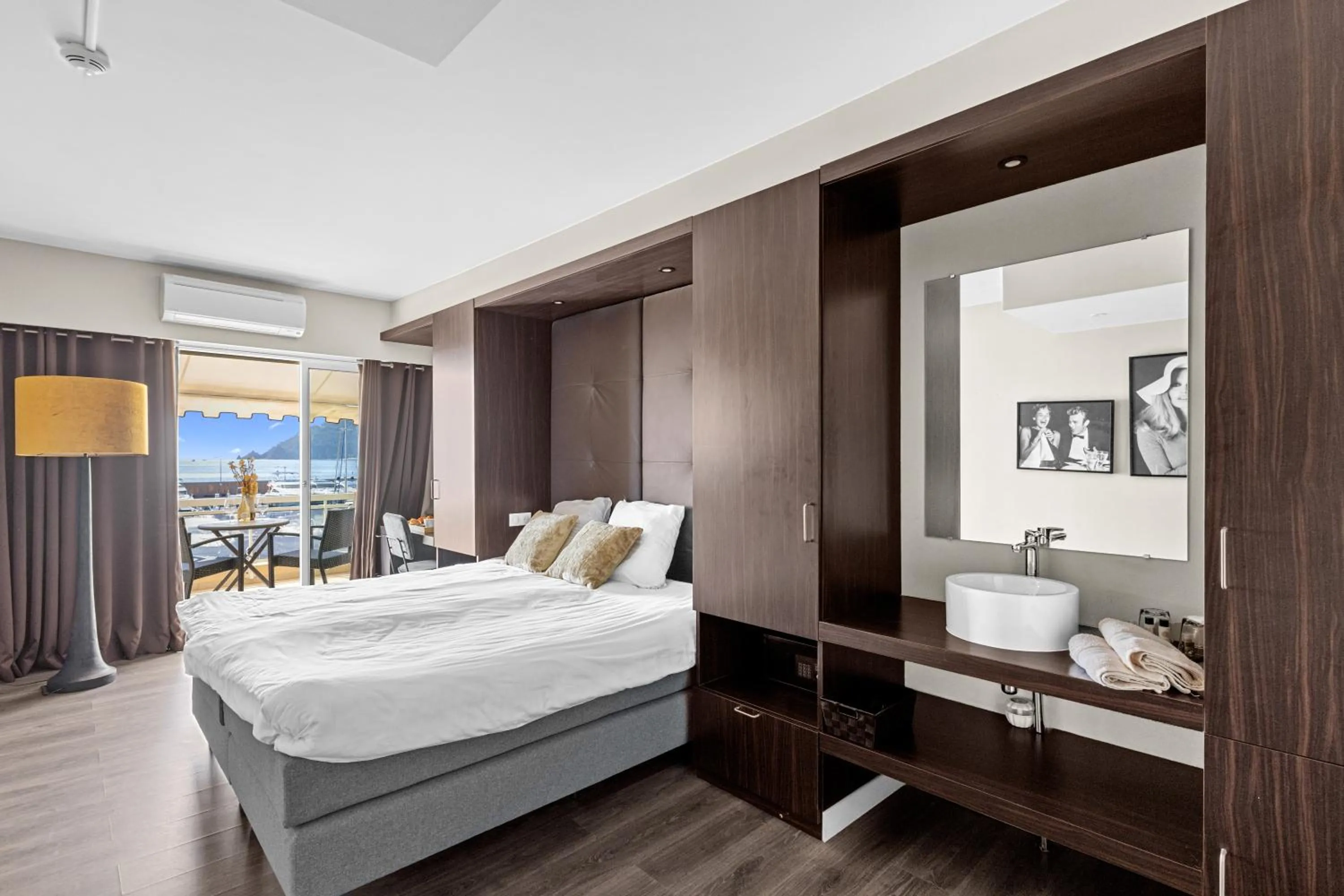 Riviera Beach Hotel
