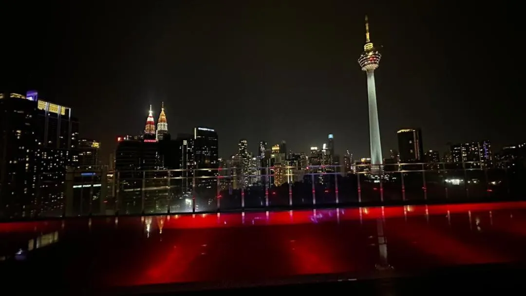 Red M101 by Oak Tree