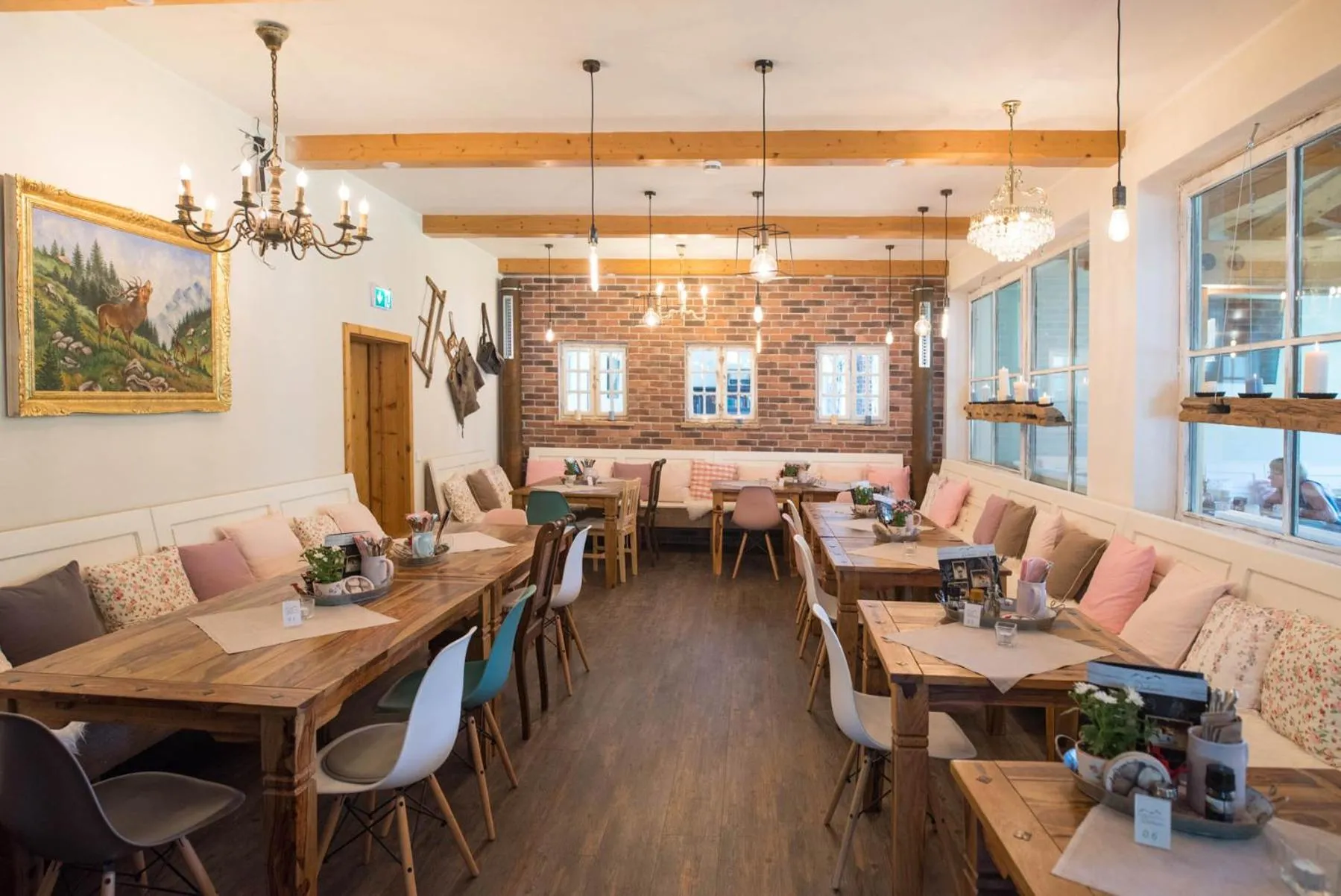 Restaurant/places to eat in Alpenhotel Dahoam