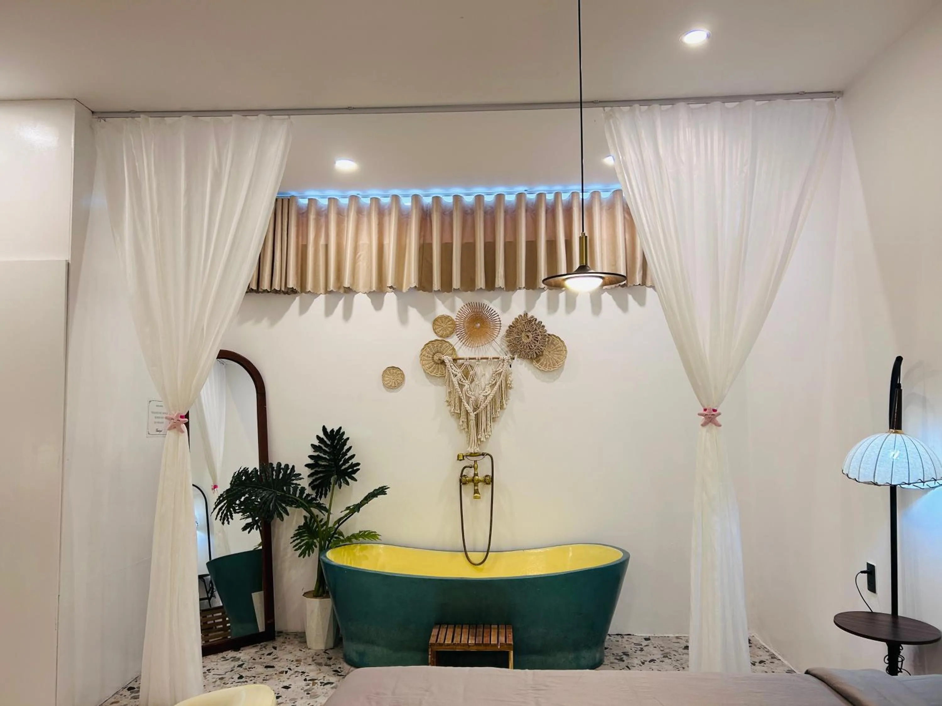 Bathroom in Pisces Hotel Hue