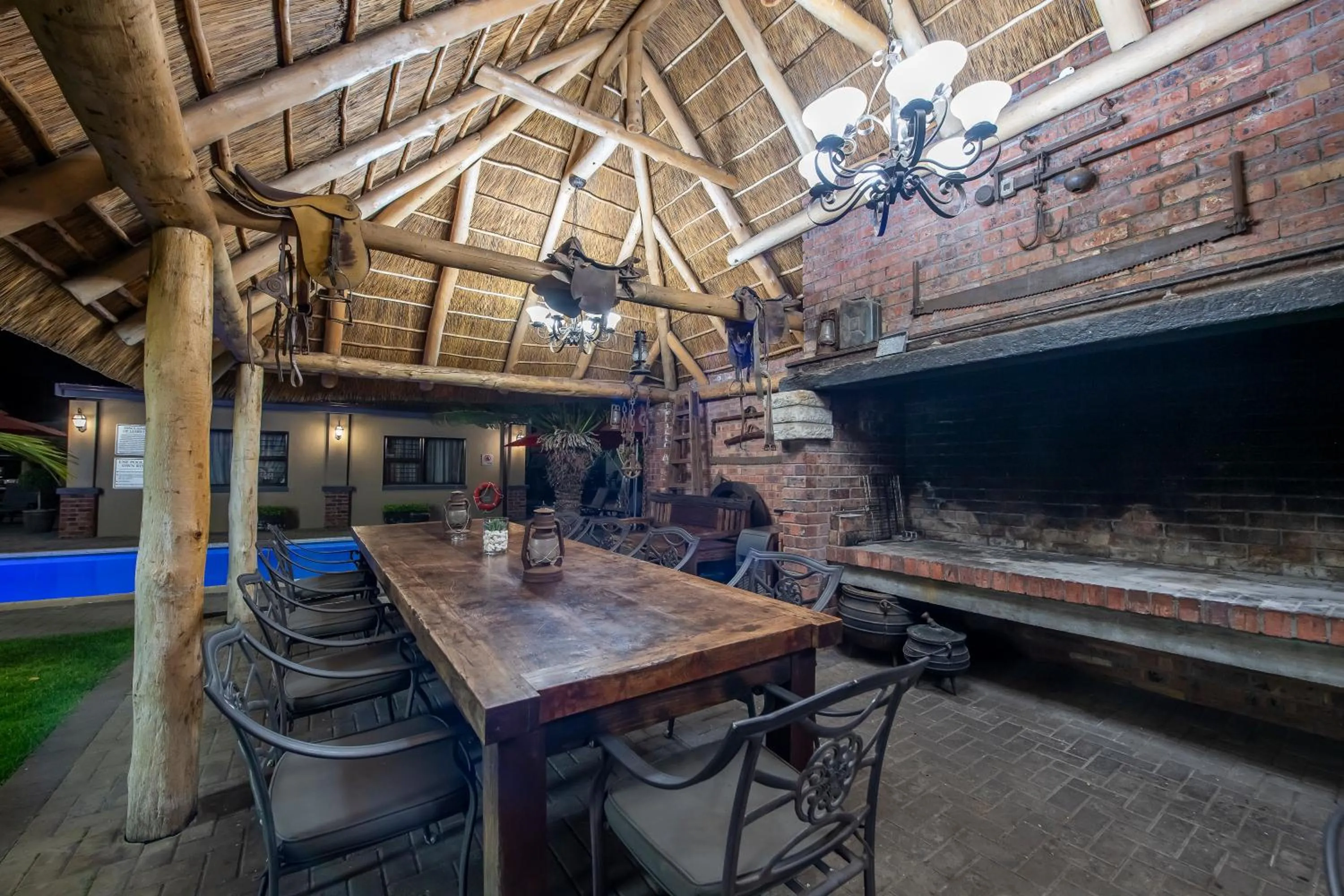 Swimming pool in Excellent Guest House