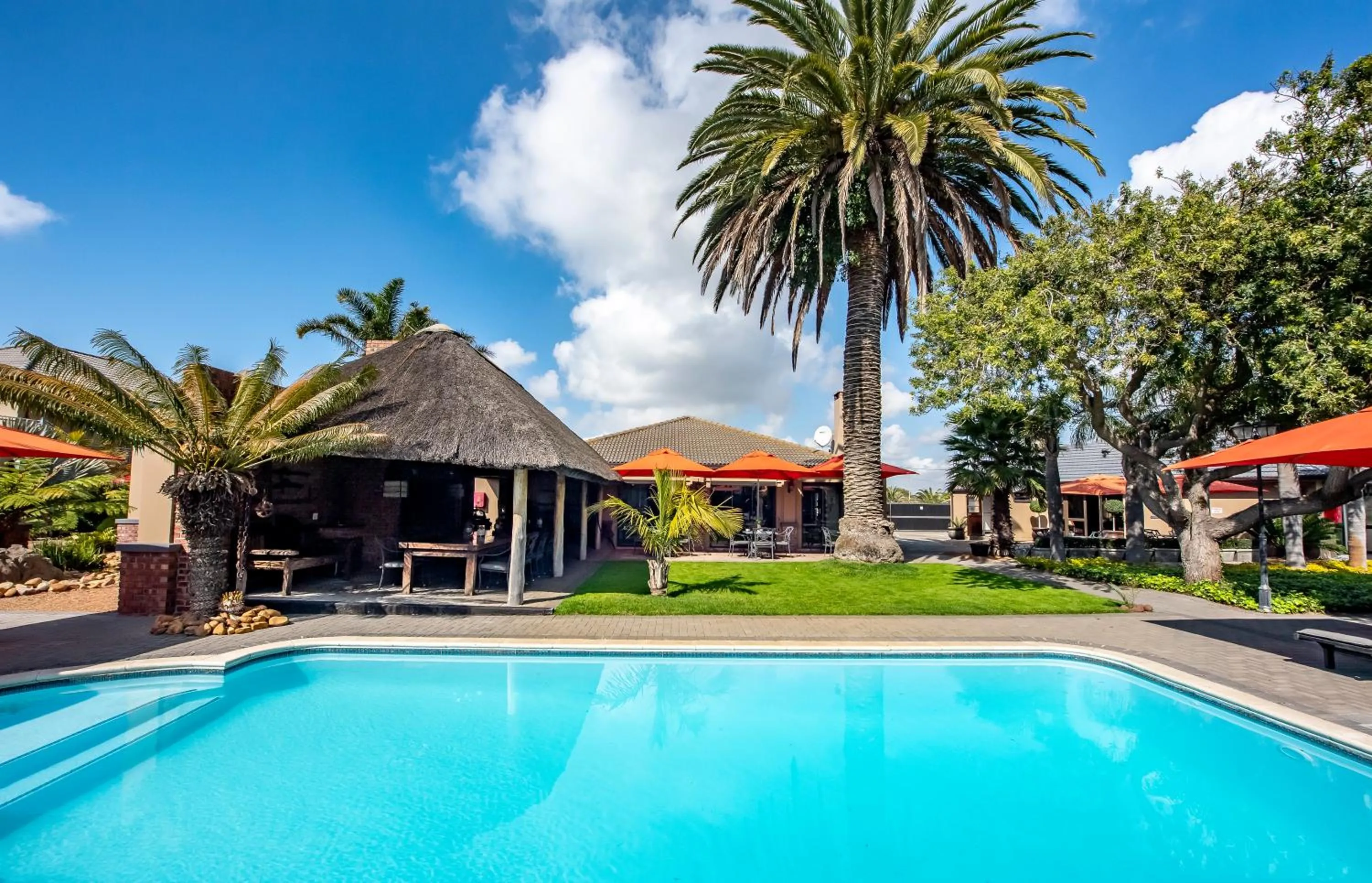 Swimming pool in Excellent Guest House