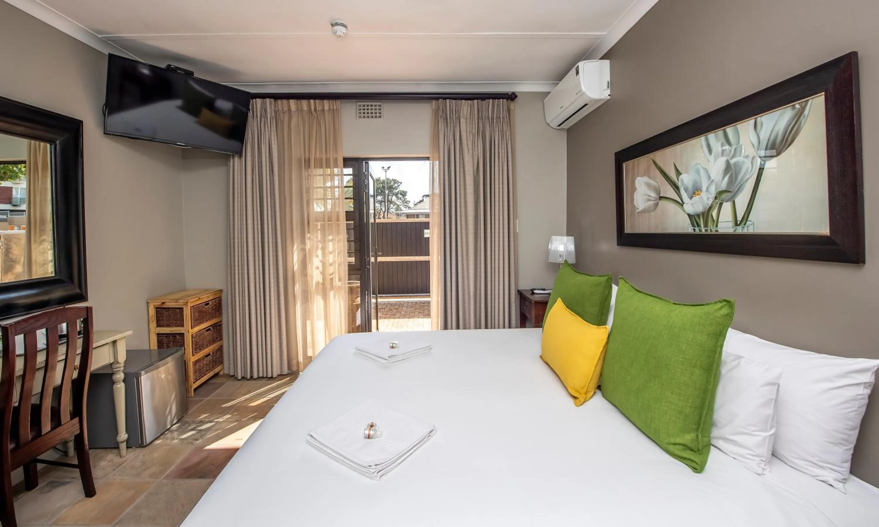 Bedroom, Bed in Excellent Guest House