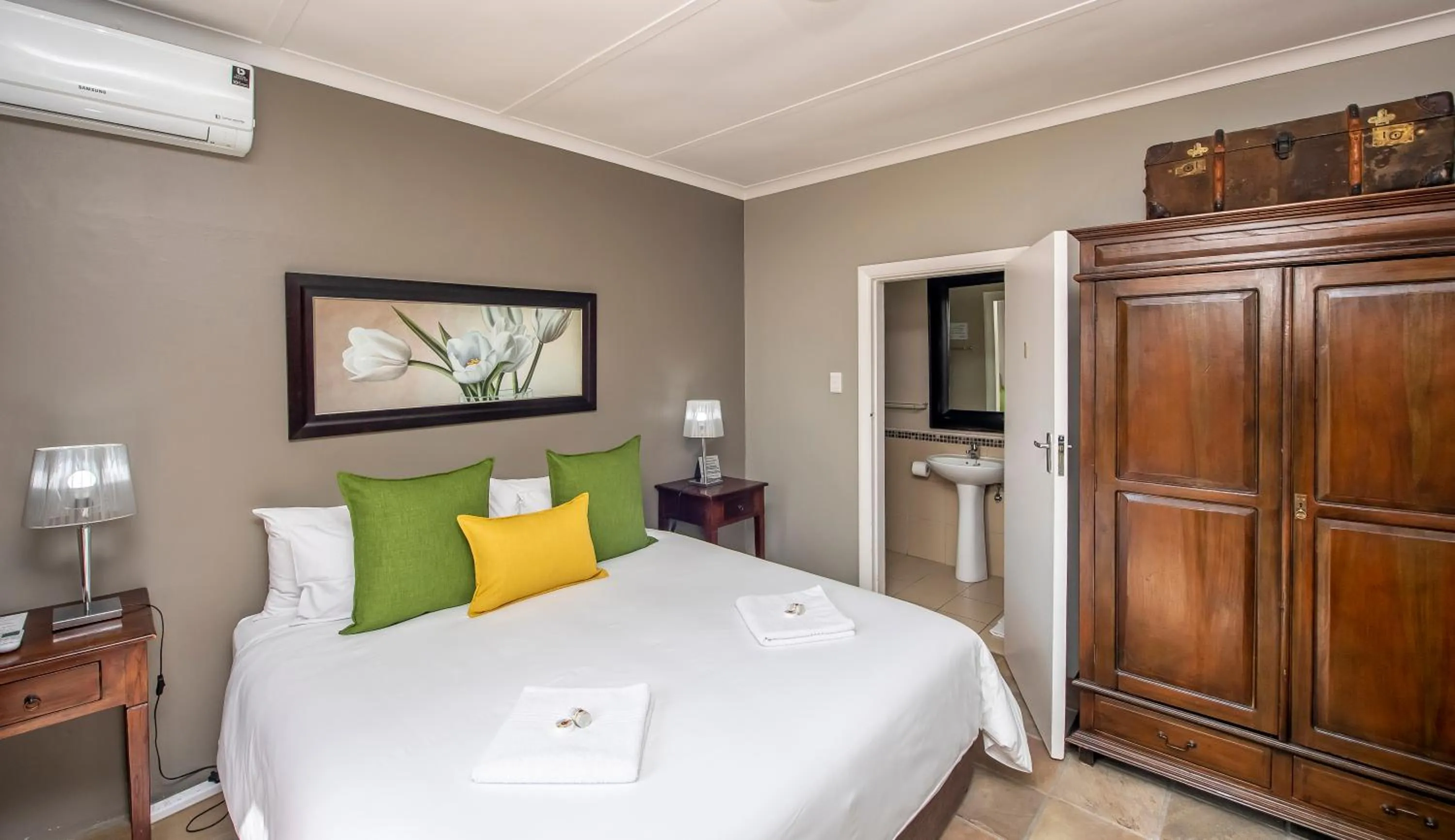 Bedroom, Bed in Excellent Guest House