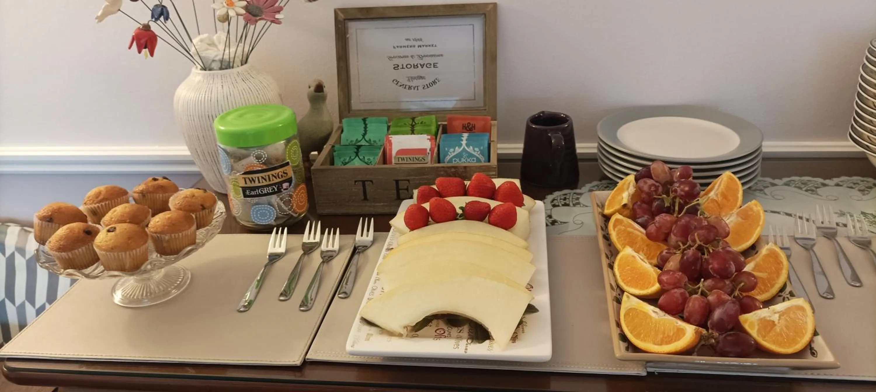 Breakfast in Twin Oaks Bed & Breakfast