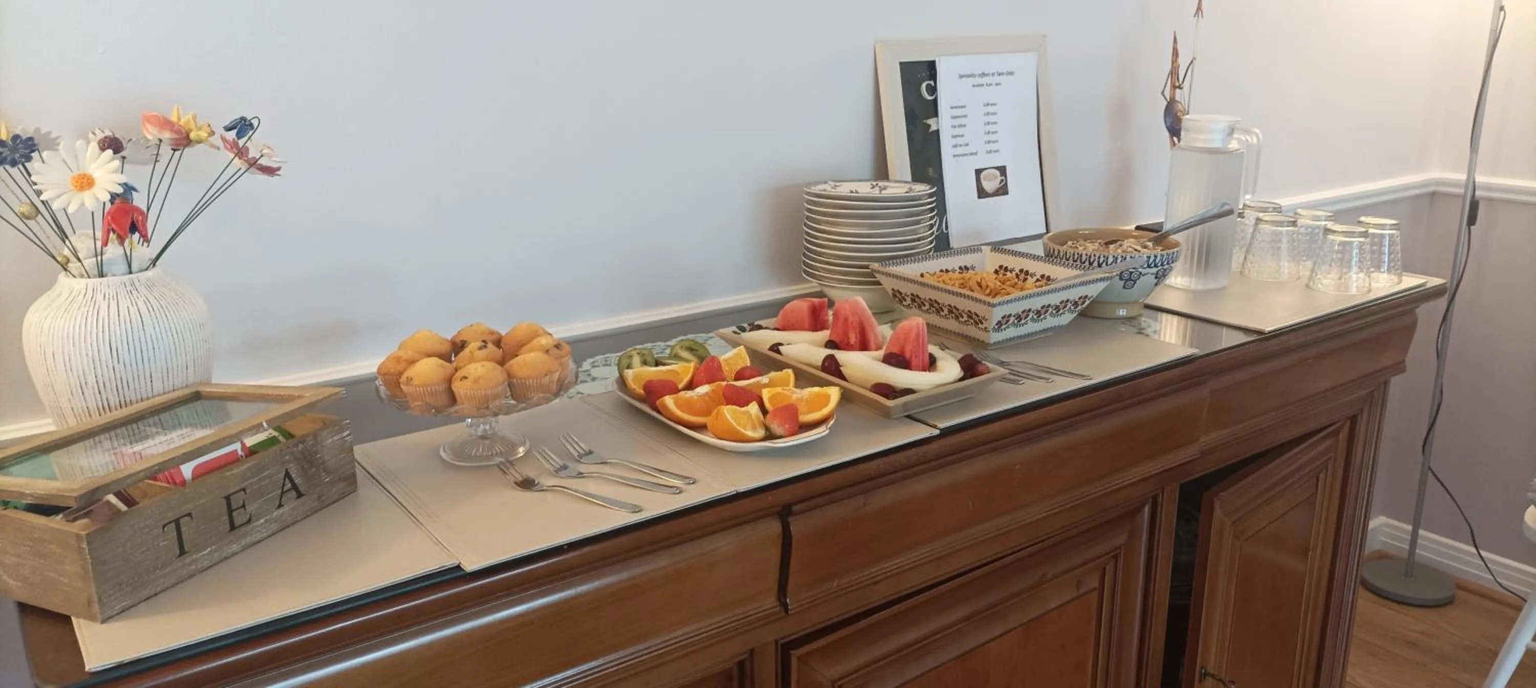 Breakfast in Twin Oaks Bed & Breakfast