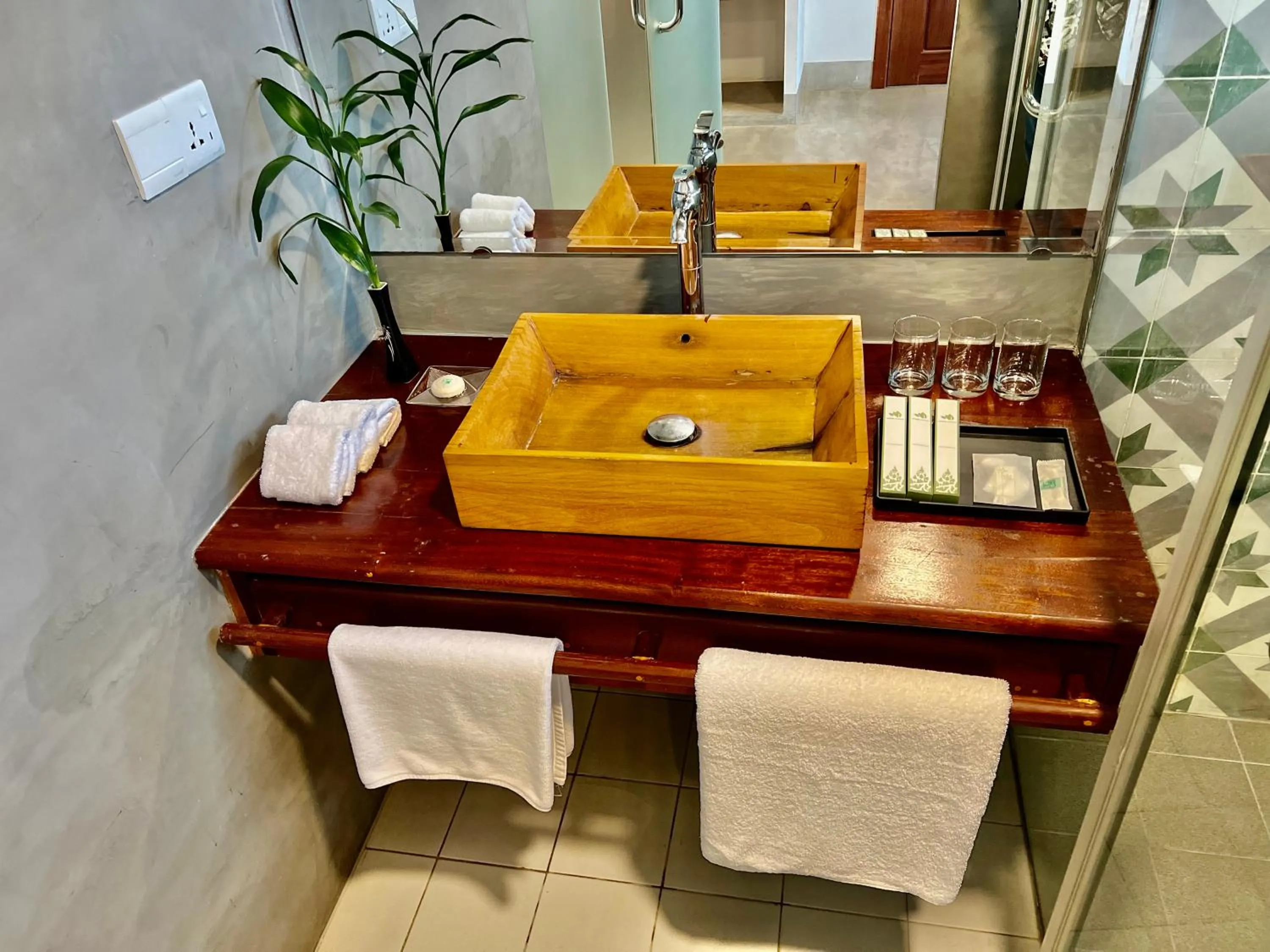 Bathroom in DACO Hotel