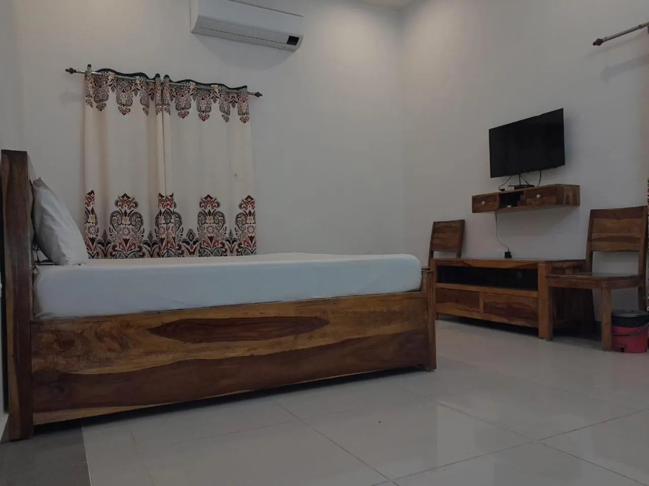 TV/Entertainment Center in Pacific Resort