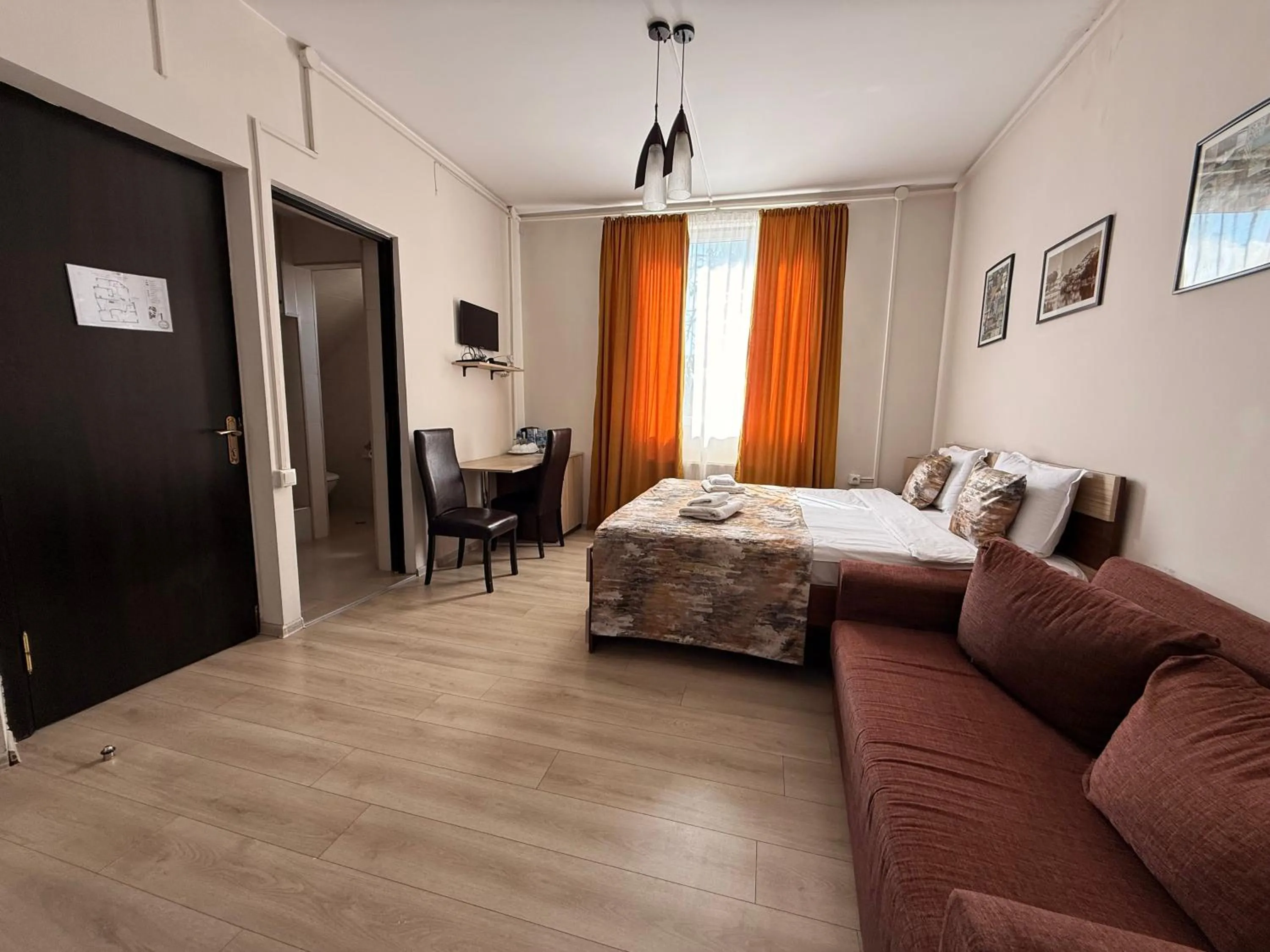 Living room, Bed in Liva Hotel