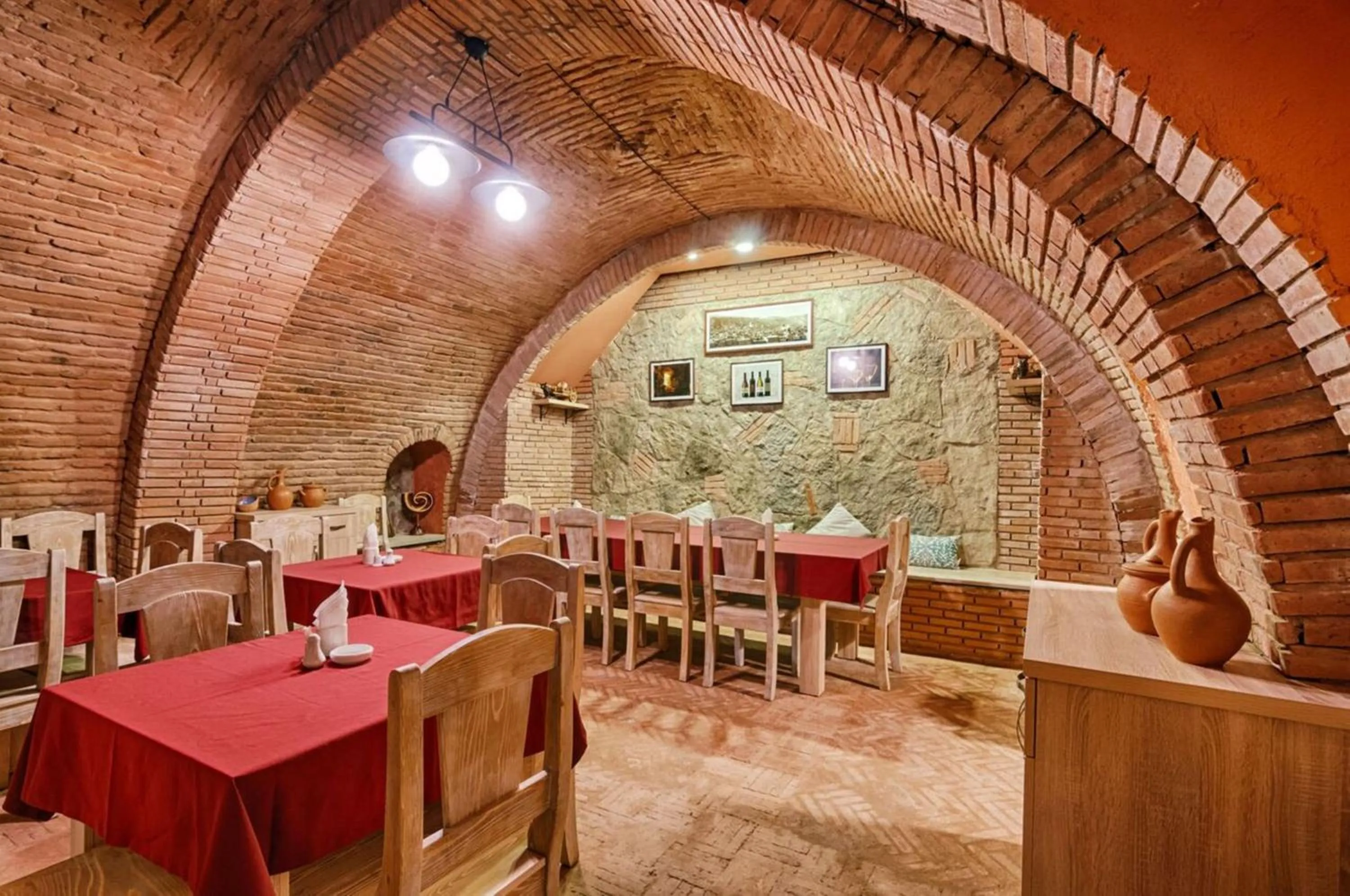 Restaurant/places to eat in Liva Hotel