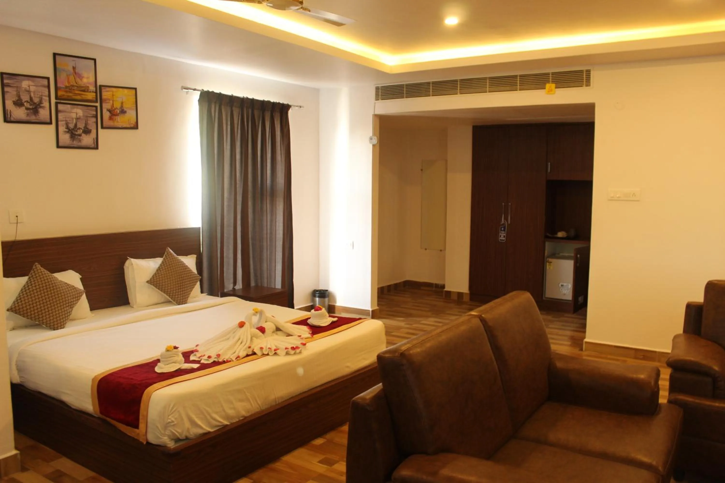 Bed in Hotel Peacock Pride