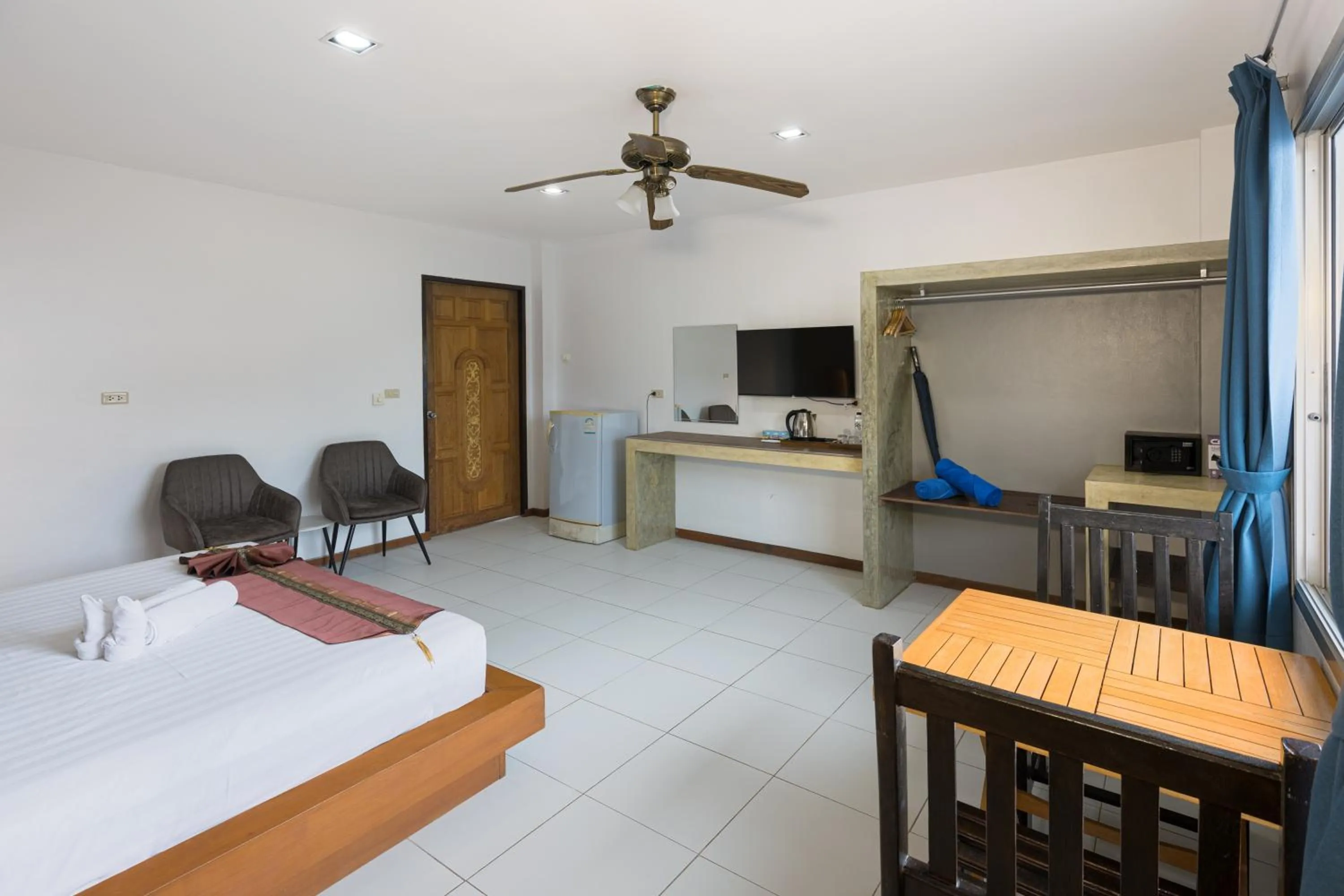 Dining area, Bed in Blue Palm Kata Resort