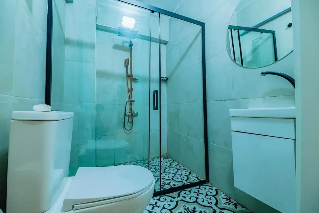 Shower in Ali Khan Hotel Shower in Ali Khan Hotel