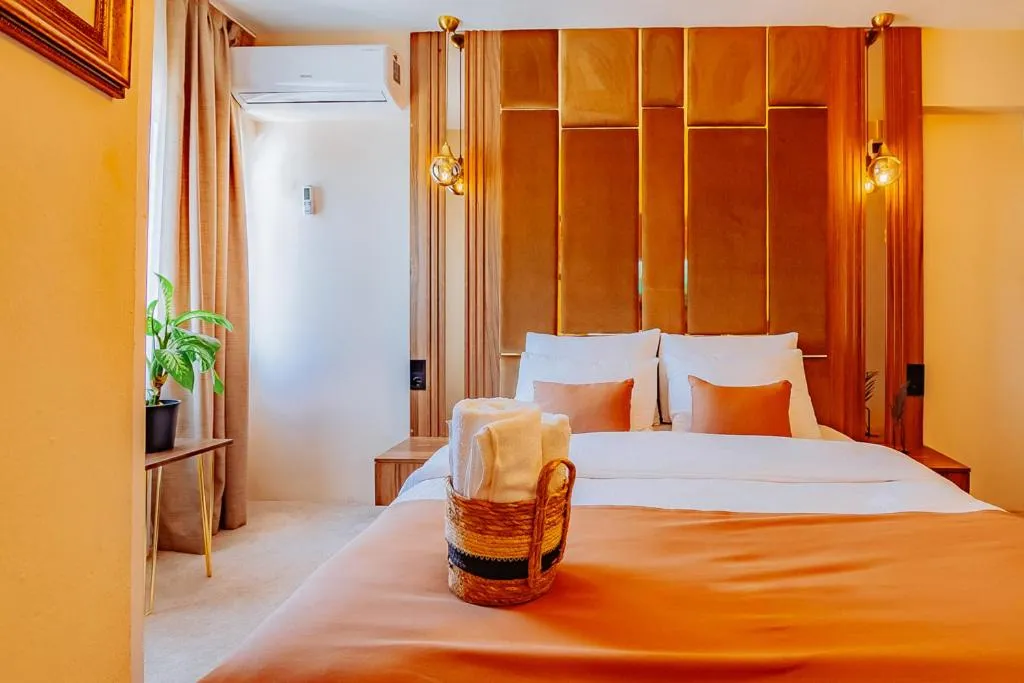 Bed in Ali Khan Hotel