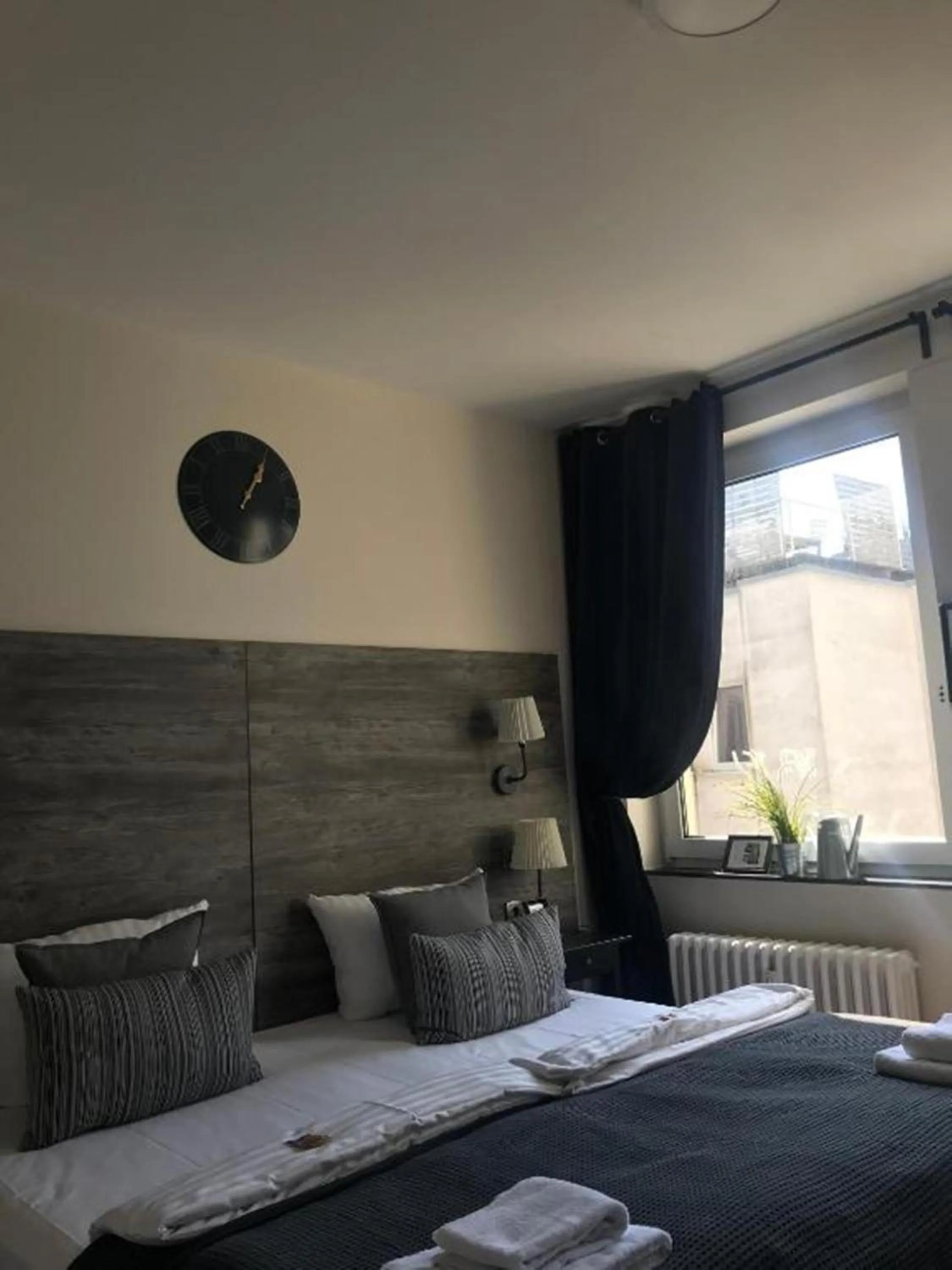 Photo of the whole room, Bed in Room's by Sleephotels