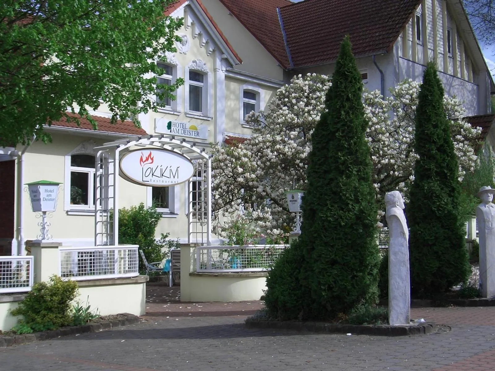 Facade/entrance in Hotel am Deister