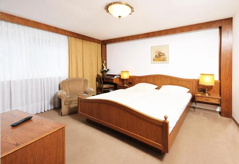 Bed in Hotel Alte Post Garni
