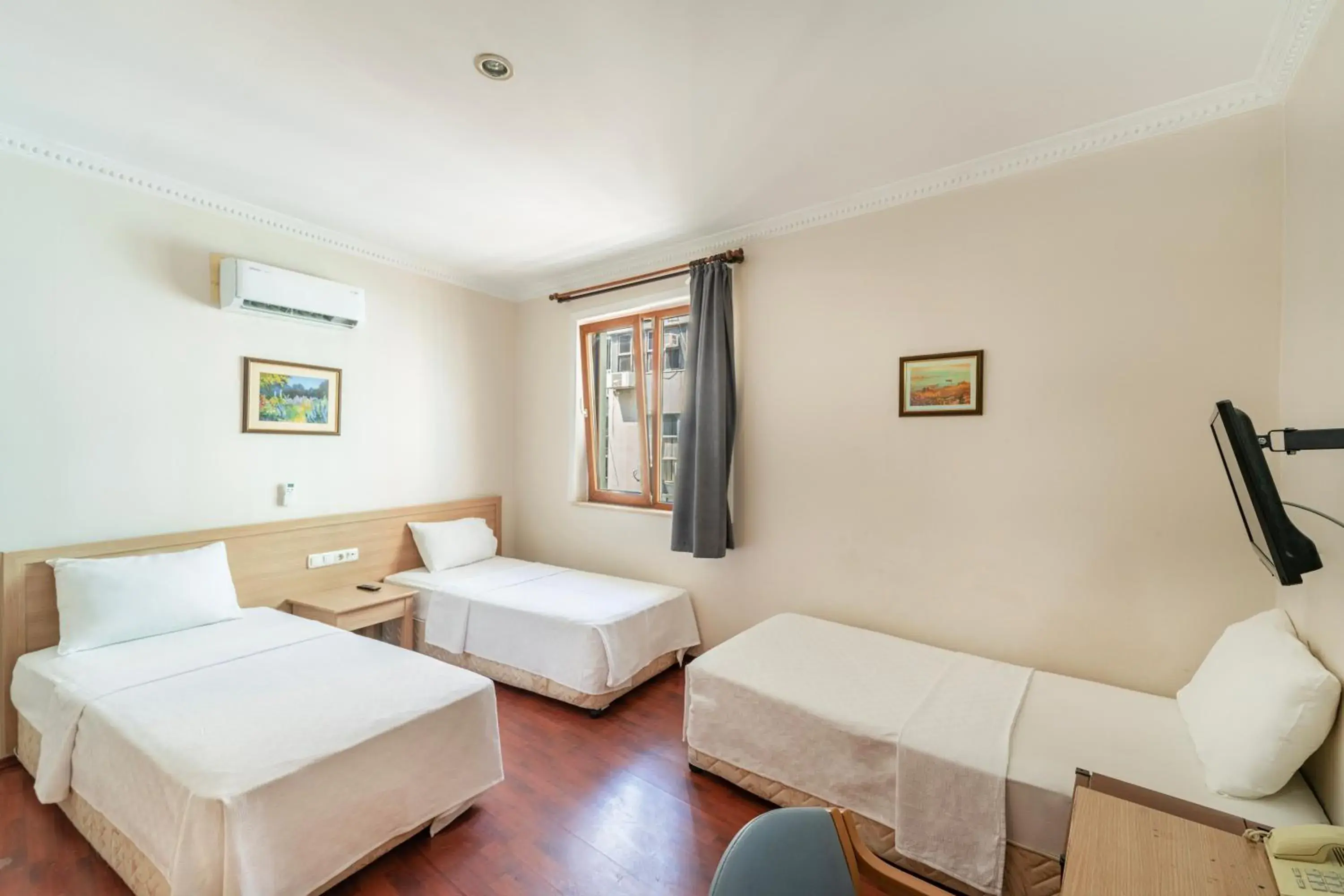 Photo of the whole room, Bed in Şehir Hotel Photo of the whole room, Bed in Şehir Hotel