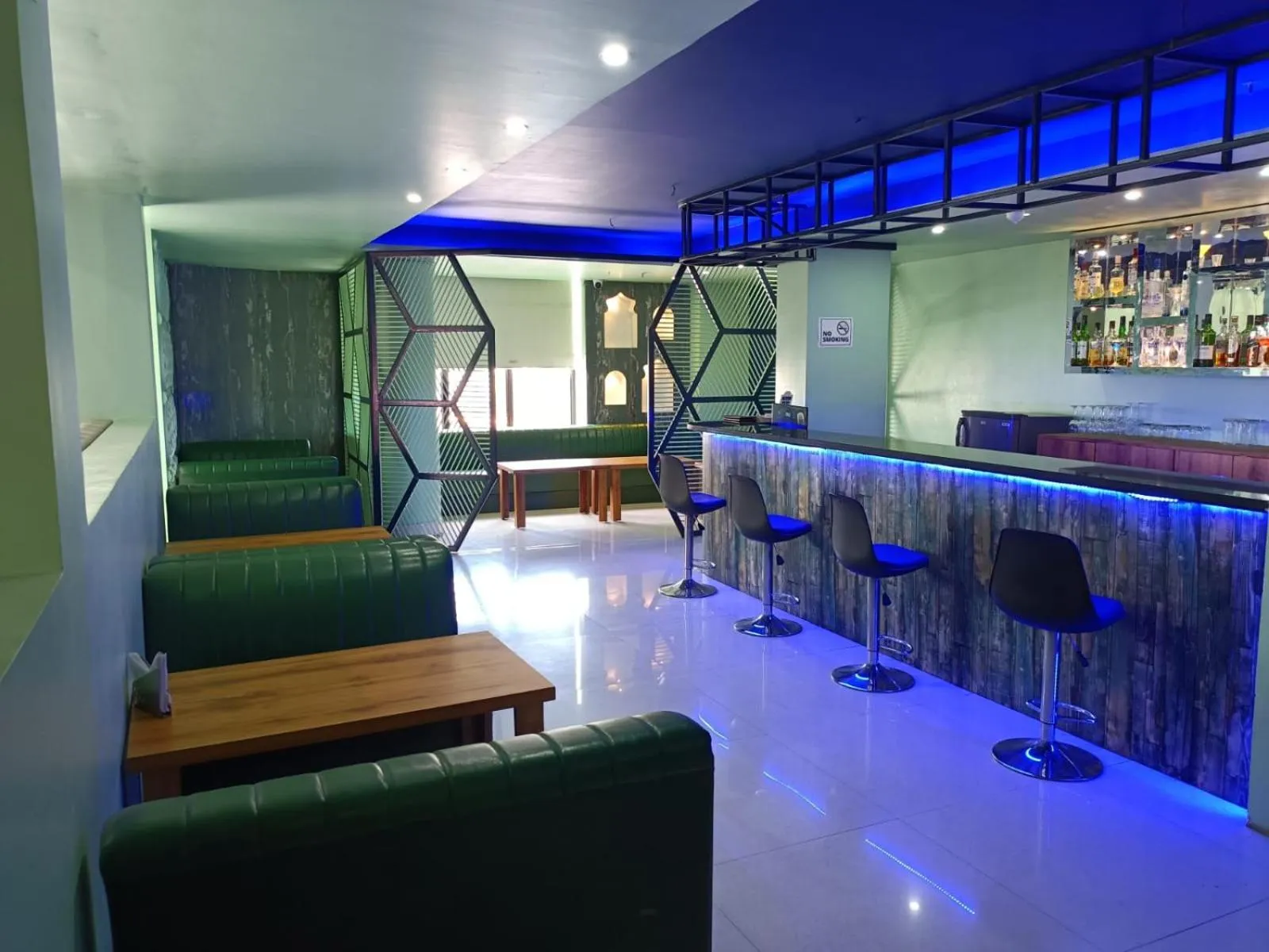 Lounge or bar in Hotel Autumn Crocus