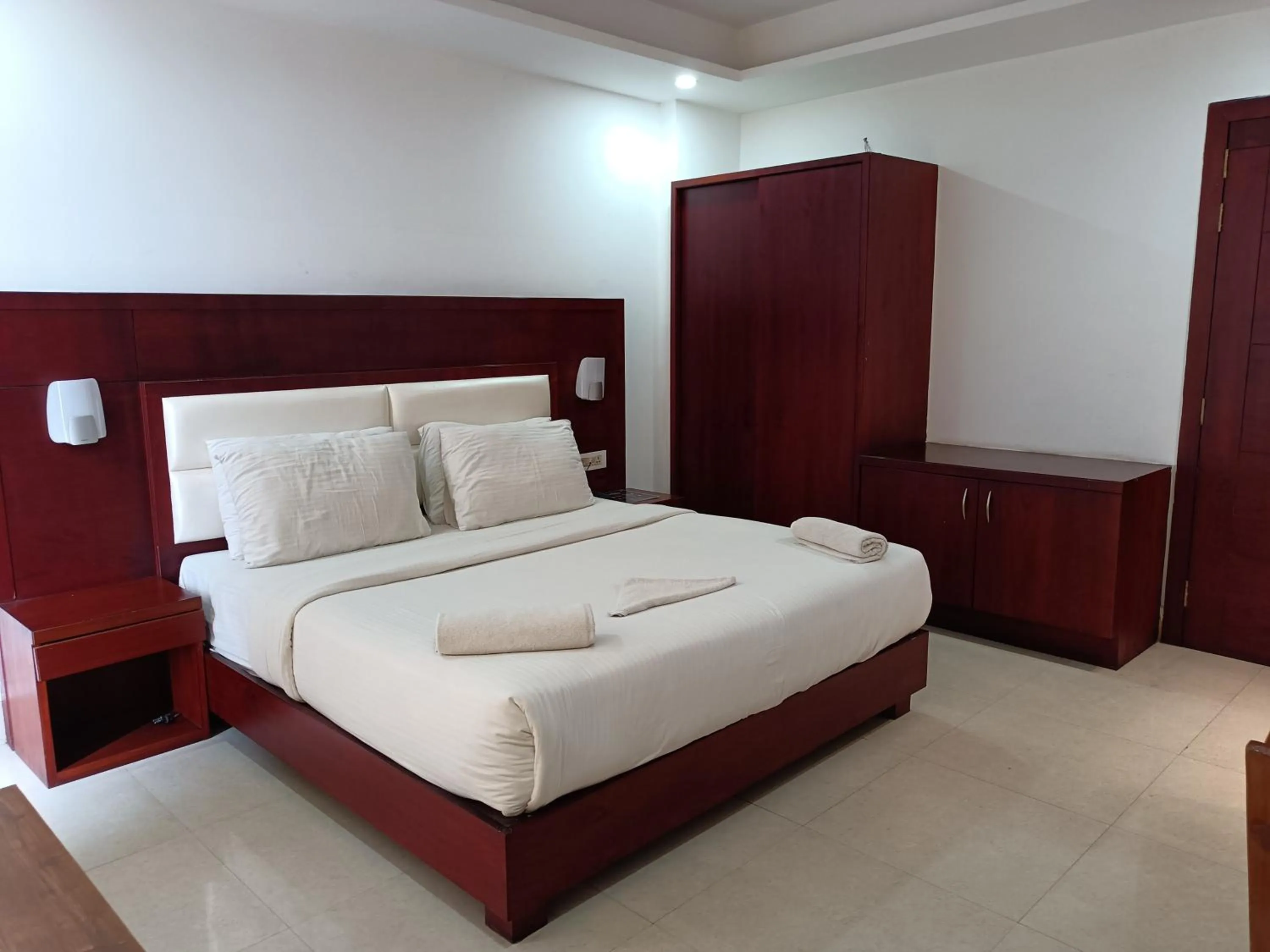 Bed in Hotel Autumn Crocus