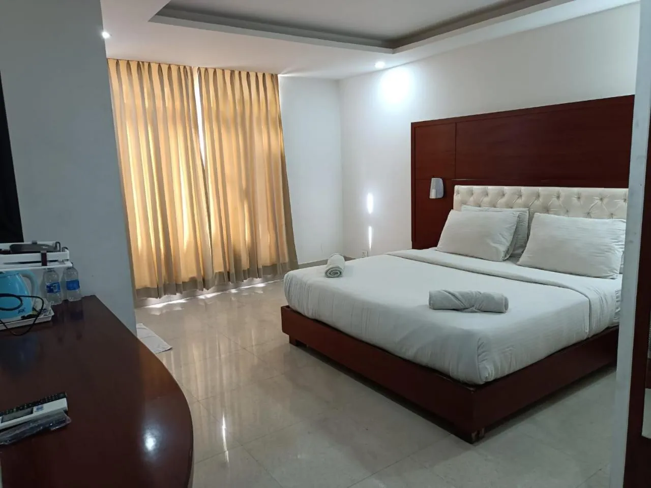 TV and multimedia in Hotel Autumn Crocus