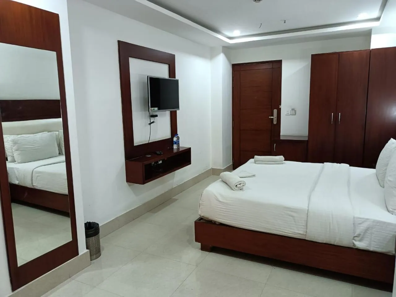 Bed in Hotel Autumn Crocus