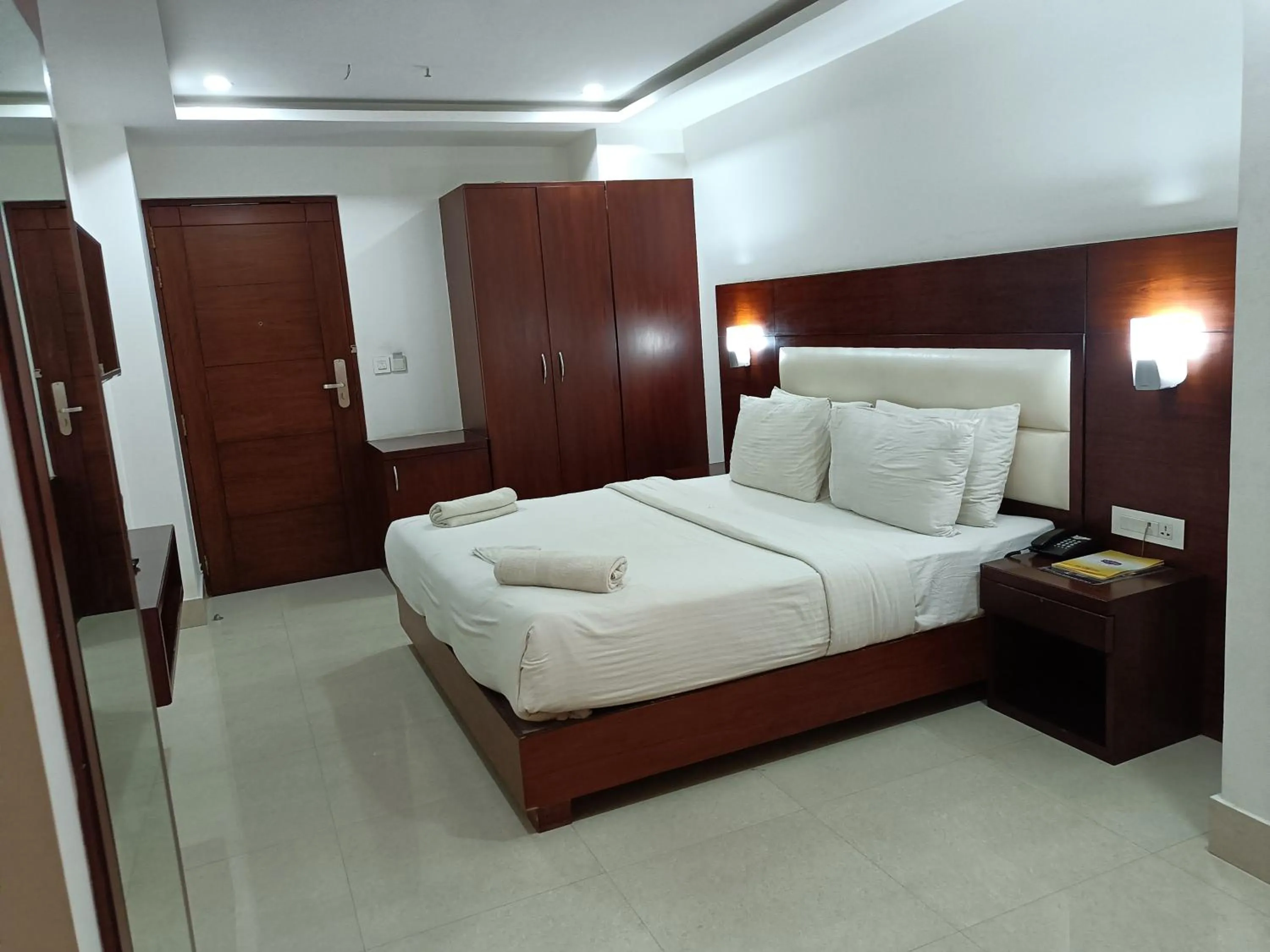 Bed in Hotel Autumn Crocus