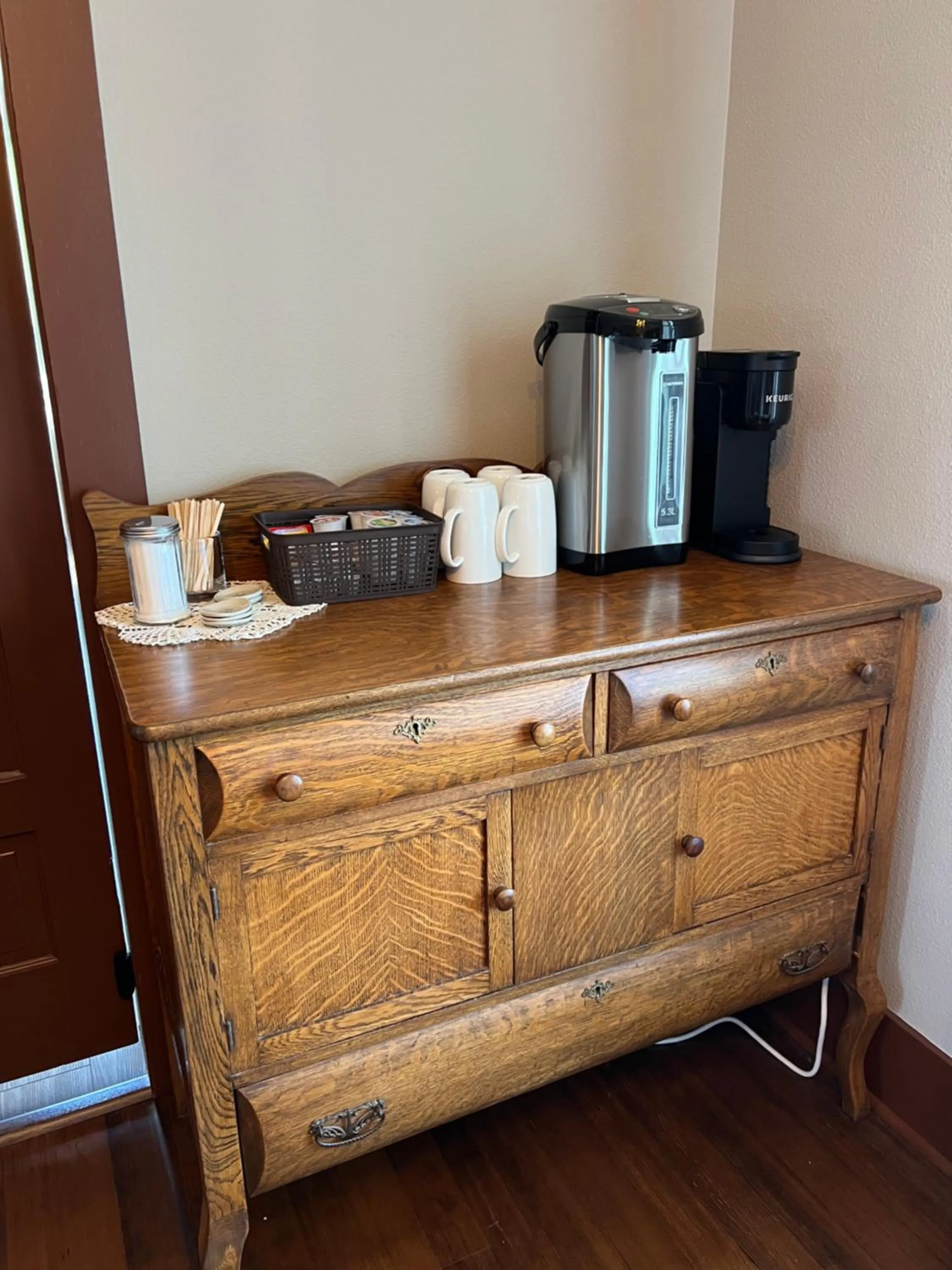 Coffee/tea facilities in The Pearl Inn Bed and Breakfast